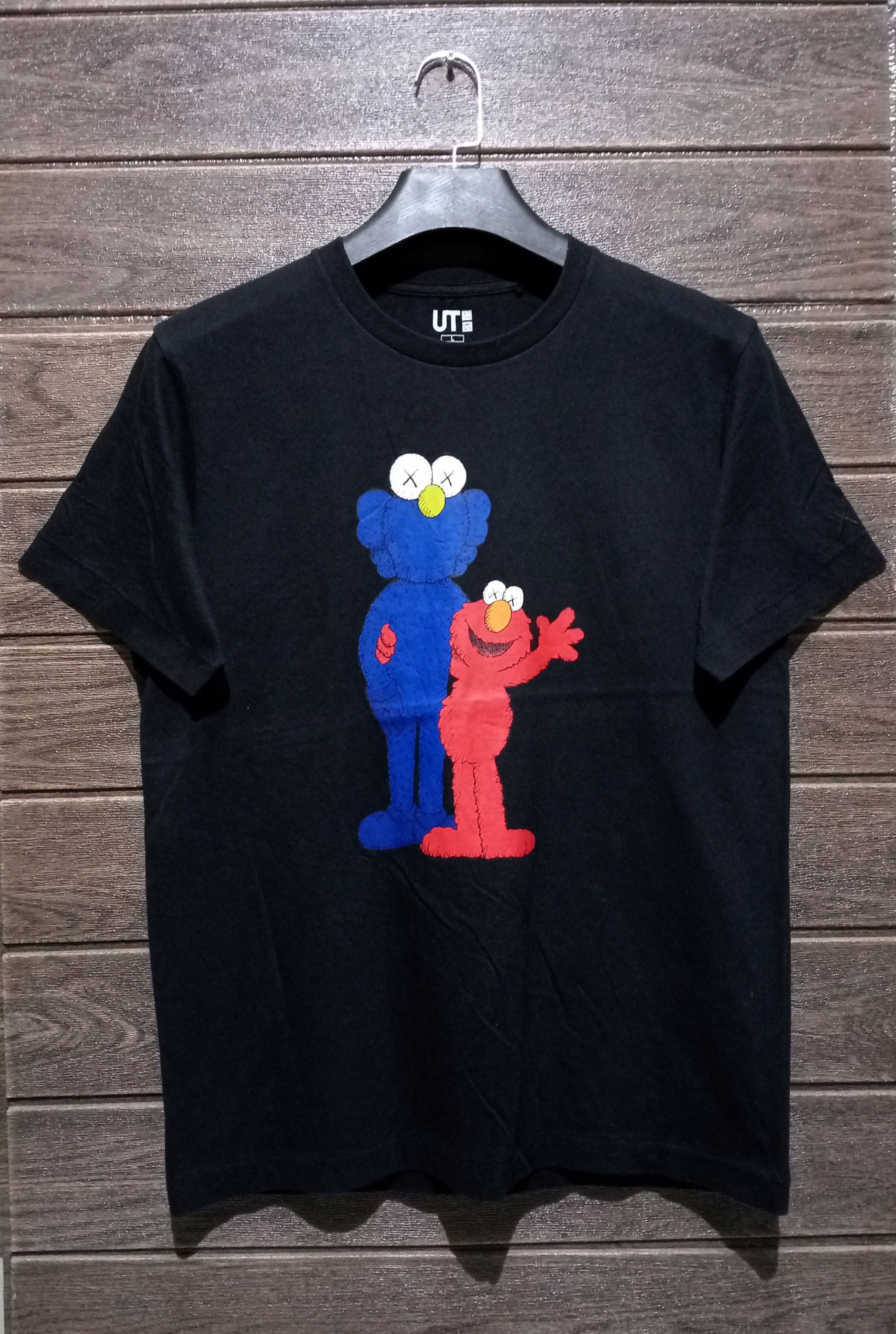 Kaws KAWS X Sesame Street Tee Size US L / EU 52-54 / 3 - 1 Thumbnail