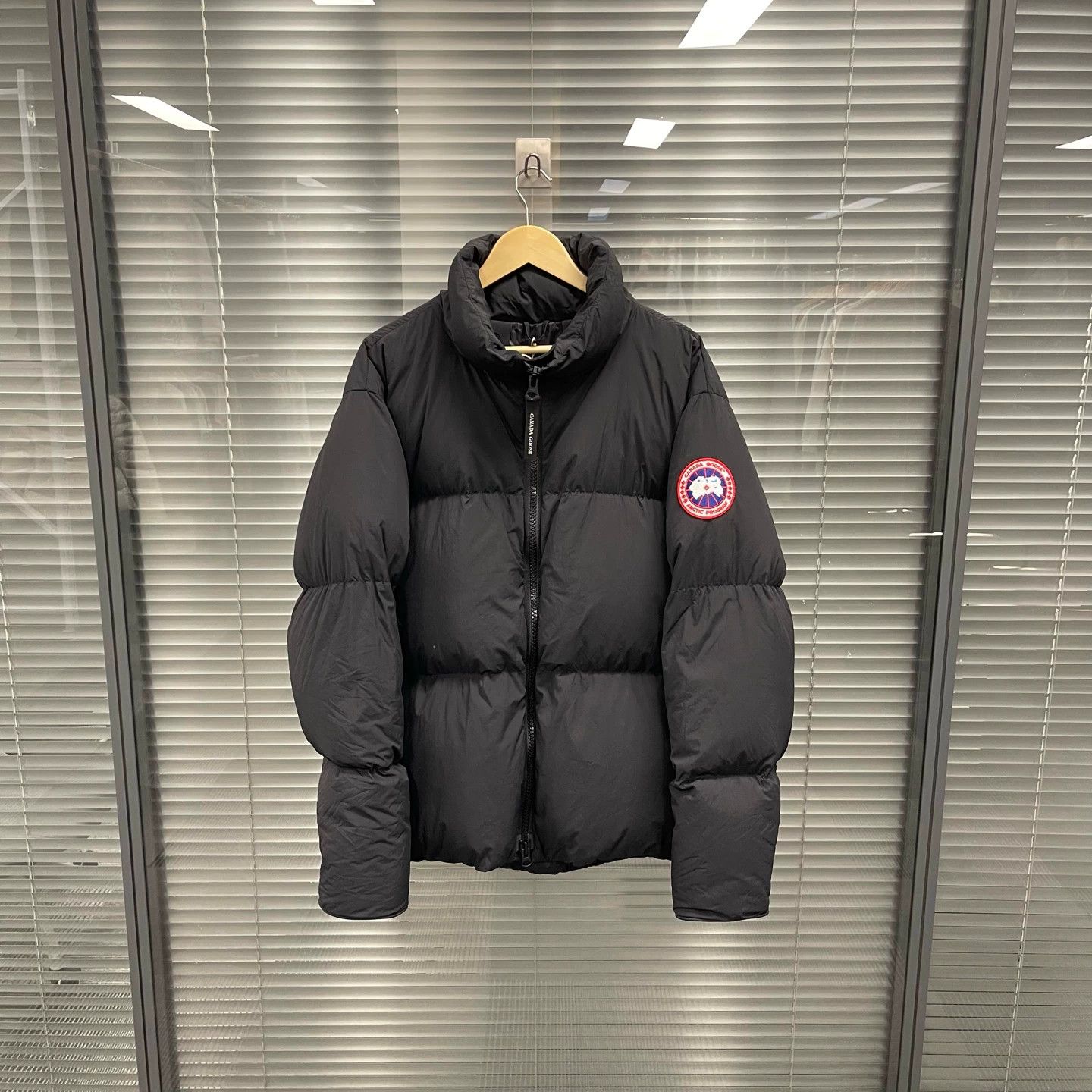 Canada Goose Canada Goose Lawrence Quilted Short Puffer Jacket XL 99N Size XL / US 12-14 / IT 48-50 - 1 Thumbnail