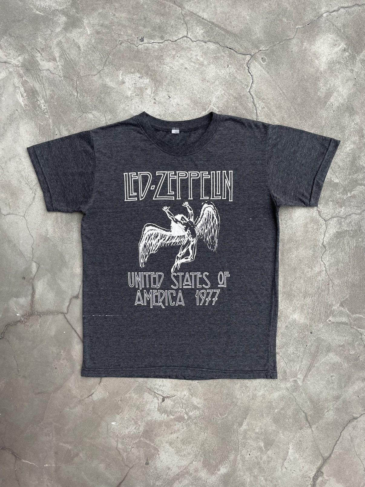 Led Zeppelin 1990s Double Stitch: Led Zeppelin, North American Tour 1977 Size US XL / EU 56 / 4 - 1 Thumbnail