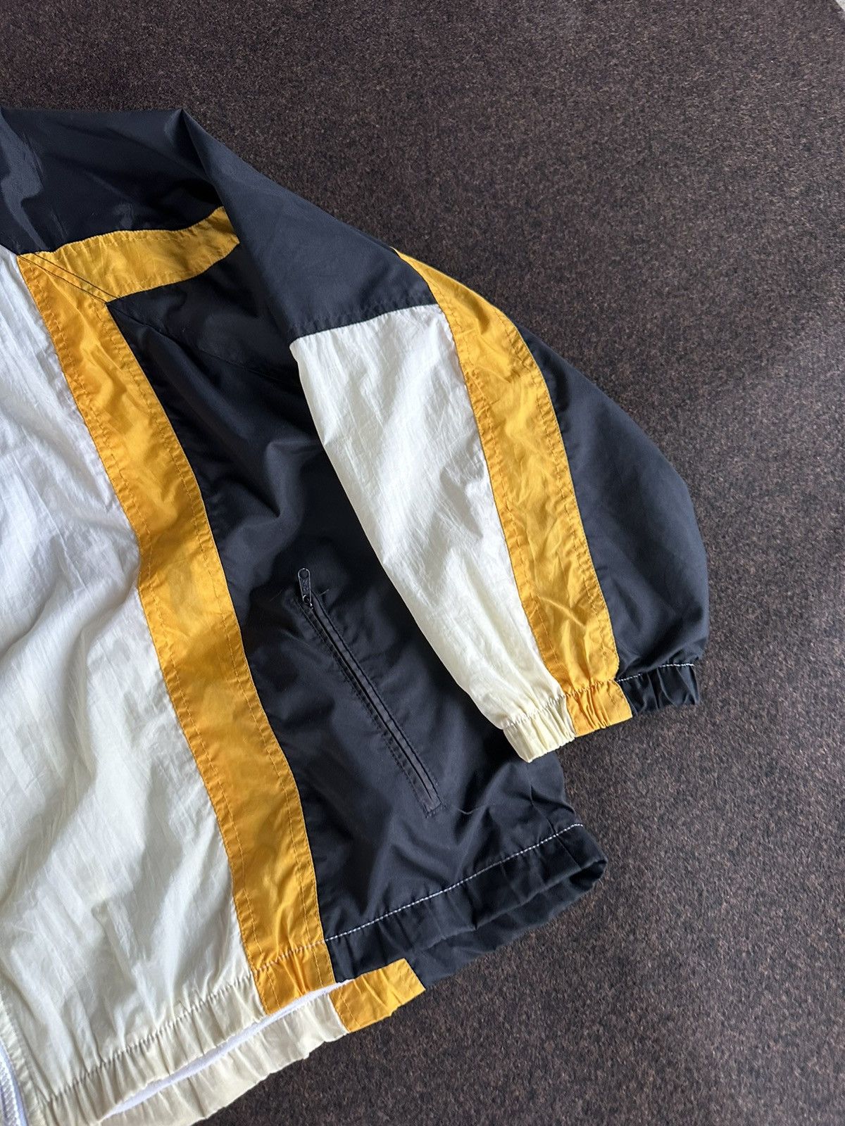 Nike Nike Big Logo Nylon Vintage Jacket Z90 Size US XXL / EU 58 / 5 - 4 Thumbnail