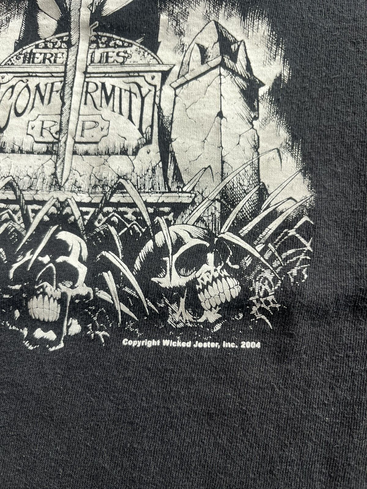 Arts & Science Vintage Skeleton Grave Conformity 04’s Tshirt Size US XL / EU 56 / 4 - 7 Thumbnail