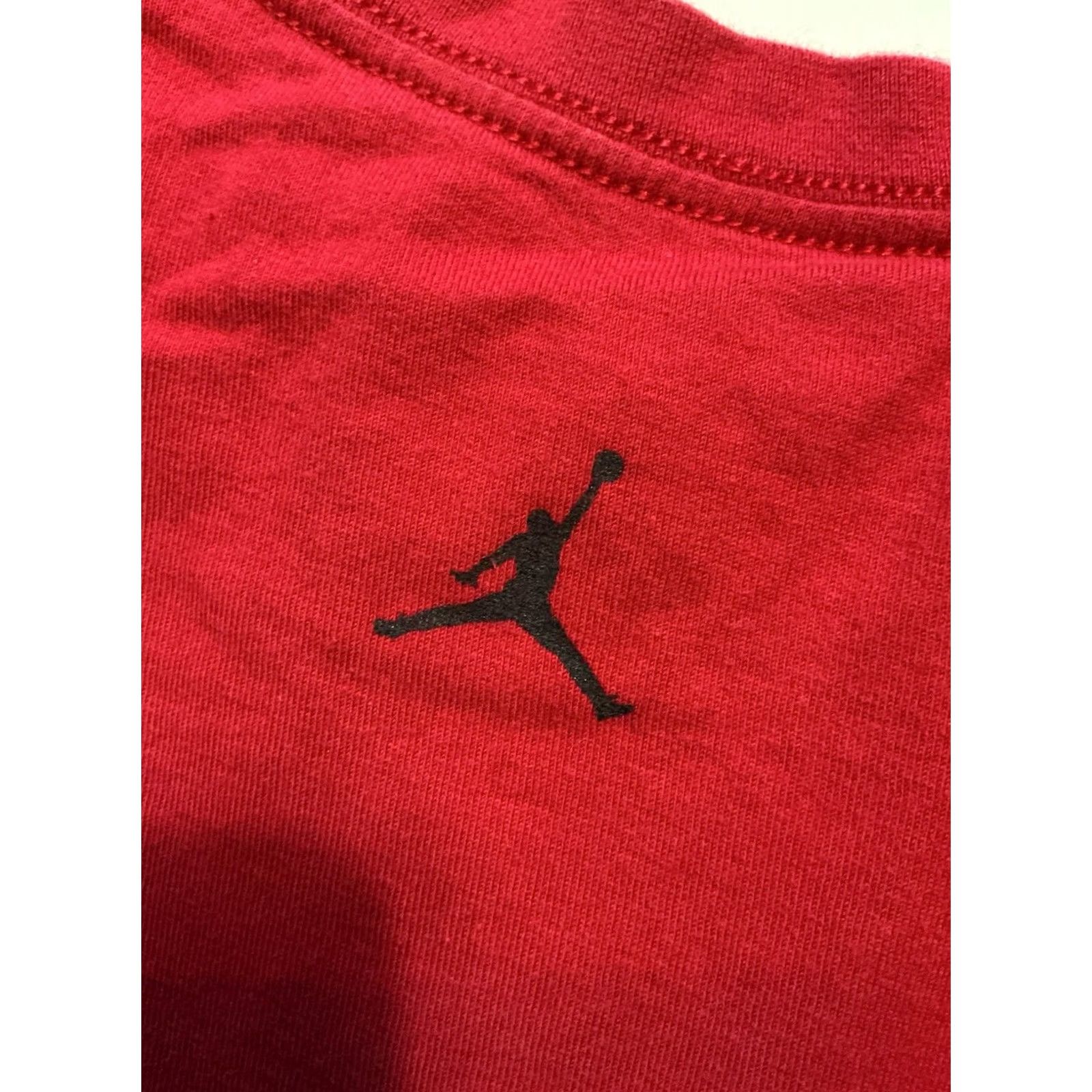 Jordan Brand VINTAGE Air Jordan Circle Jumpman Logo Graphic Red Basketball S/S Crewneck T-Shirt XXL Mens Red Logo T-Shirt 2XL Jumpman Size US XXL / EU 58 / 5 - 8 Thumbnail