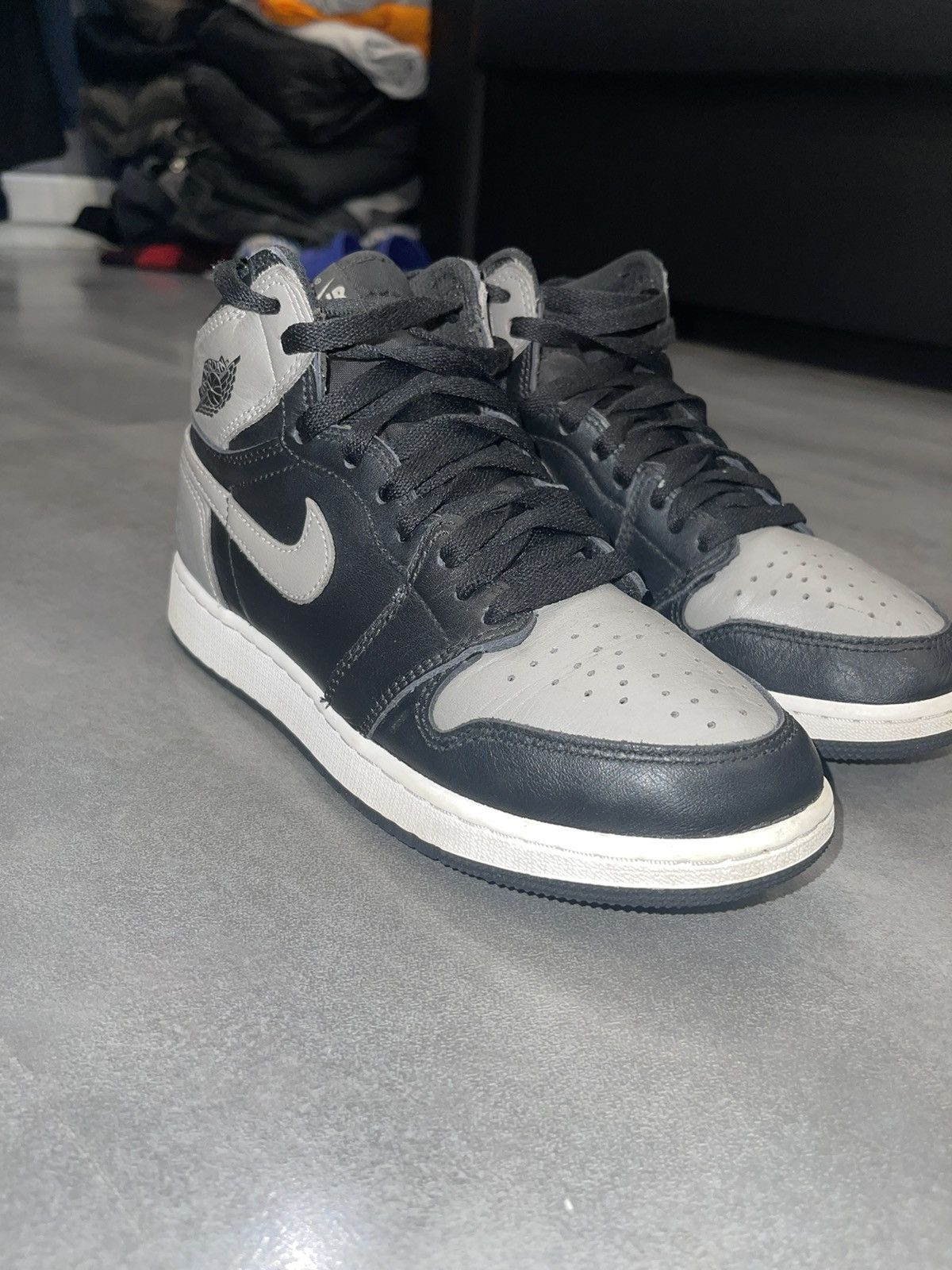 Nike 6Y SS18 Nike Jordan 1 Retro High Shadows (GS) Sneakers Size US 8 / IT 38 - 2 Thumbnail