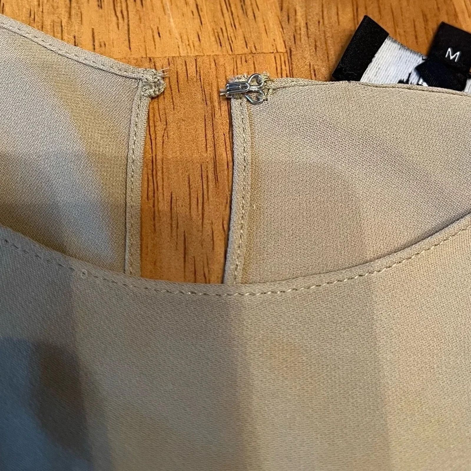 Sanctuary Theory 100% silk tank top with a hook and eye closing, Med Size M / US 6-8 / IT 42-44 - 3 Thumbnail