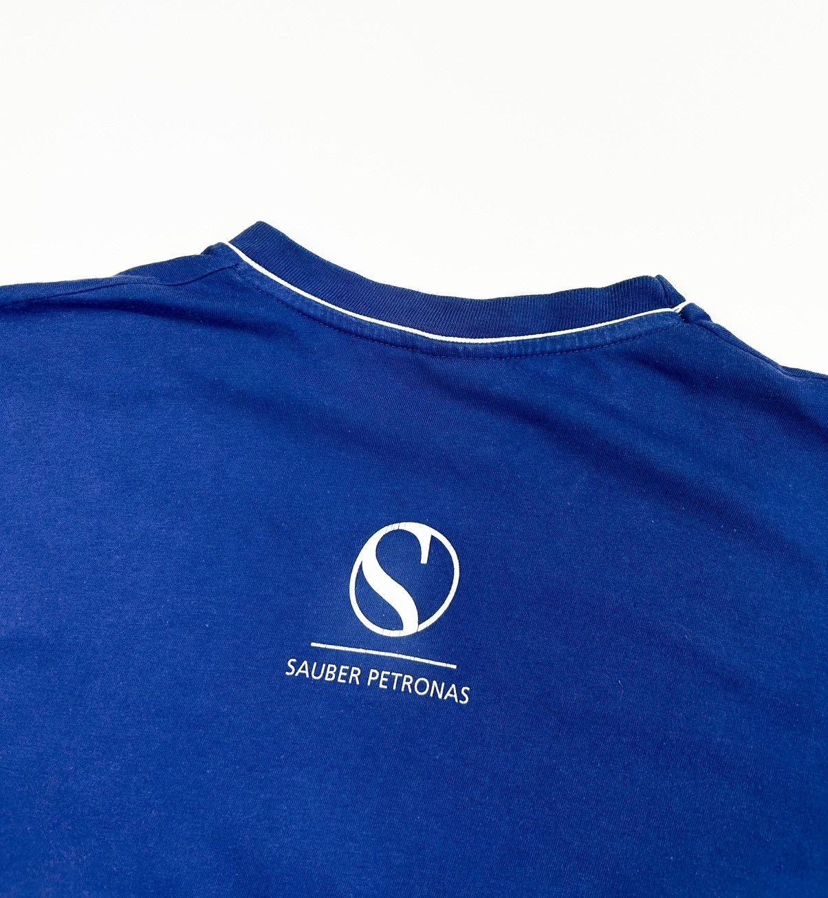 Formula 1 × Vintage Vintage Sauber Petronas F1 Racing Tee Rare T shirt 2005 Size US S / EU 44-46 / 1 - 8 Thumbnail