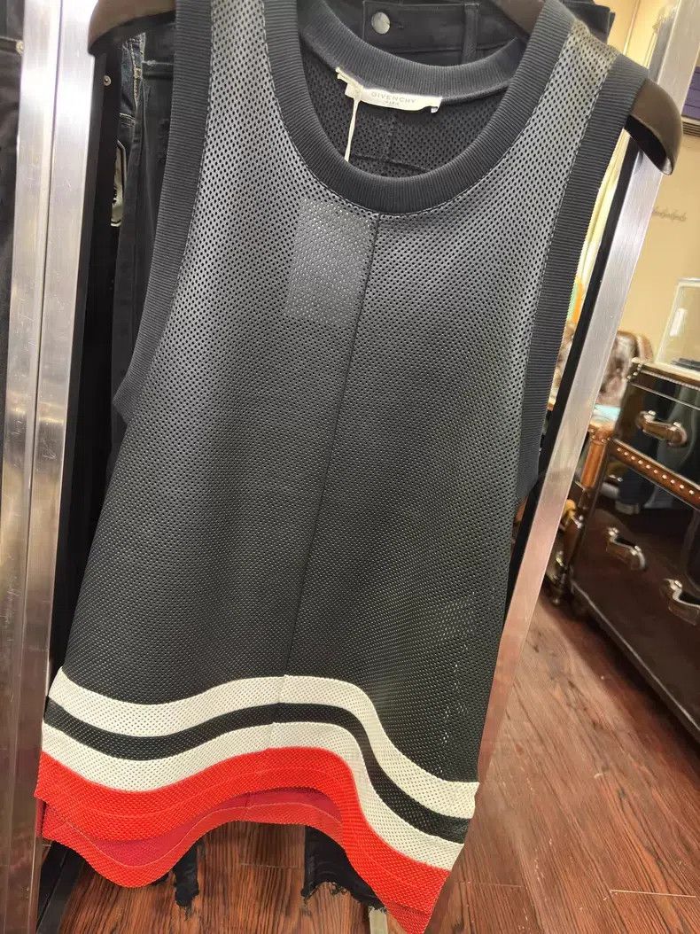 Givenchy Givenchy T-shirt Size US S / EU 44-46 / 1 - 2 Thumbnail