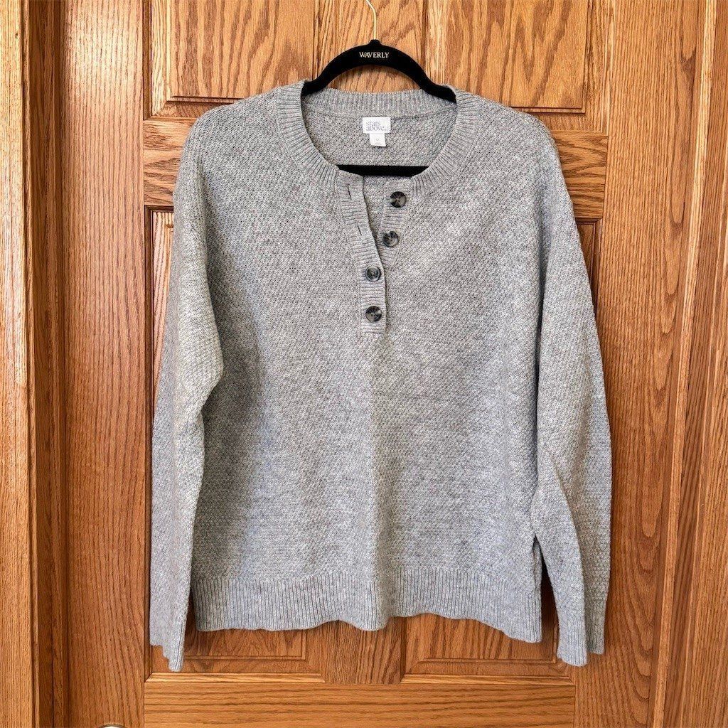 Other Stars Above Sweater Womens Size M Heather Gray Henley Knit Size M / US 6-8 / IT 42-44 - 1 Thumbnail