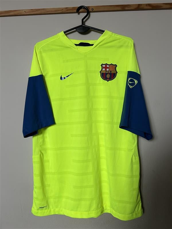 Nike FC BARCELONA training shirt 2005 - 2006 - Nike - L - UNIQUE Size US L / EU 52-54 / 3 - 1 Thumbnail