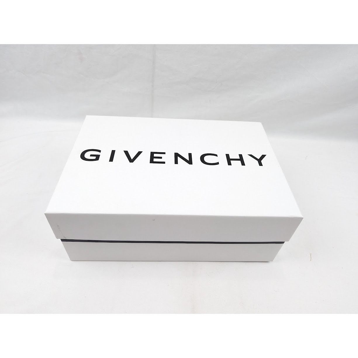 Givenchy o1rshd1 Low-Top Sneakers in White Size US 10 / EU 43 - 22 Thumbnail