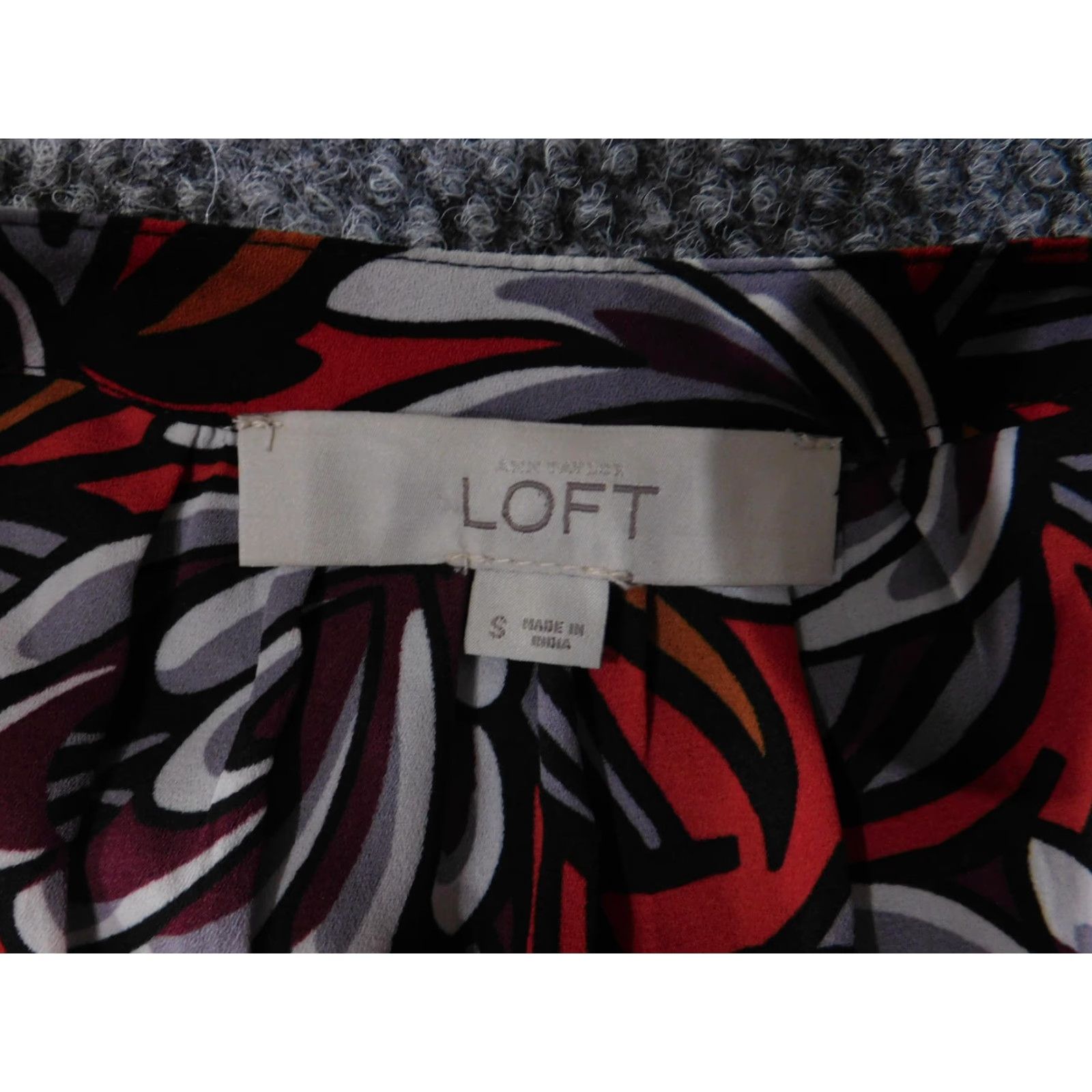 Loft LOFT Blouse Tunic Red Floral Long Sleeve Polyester Women Small Shirt Size S / US 4 / IT 40 - 7 Thumbnail