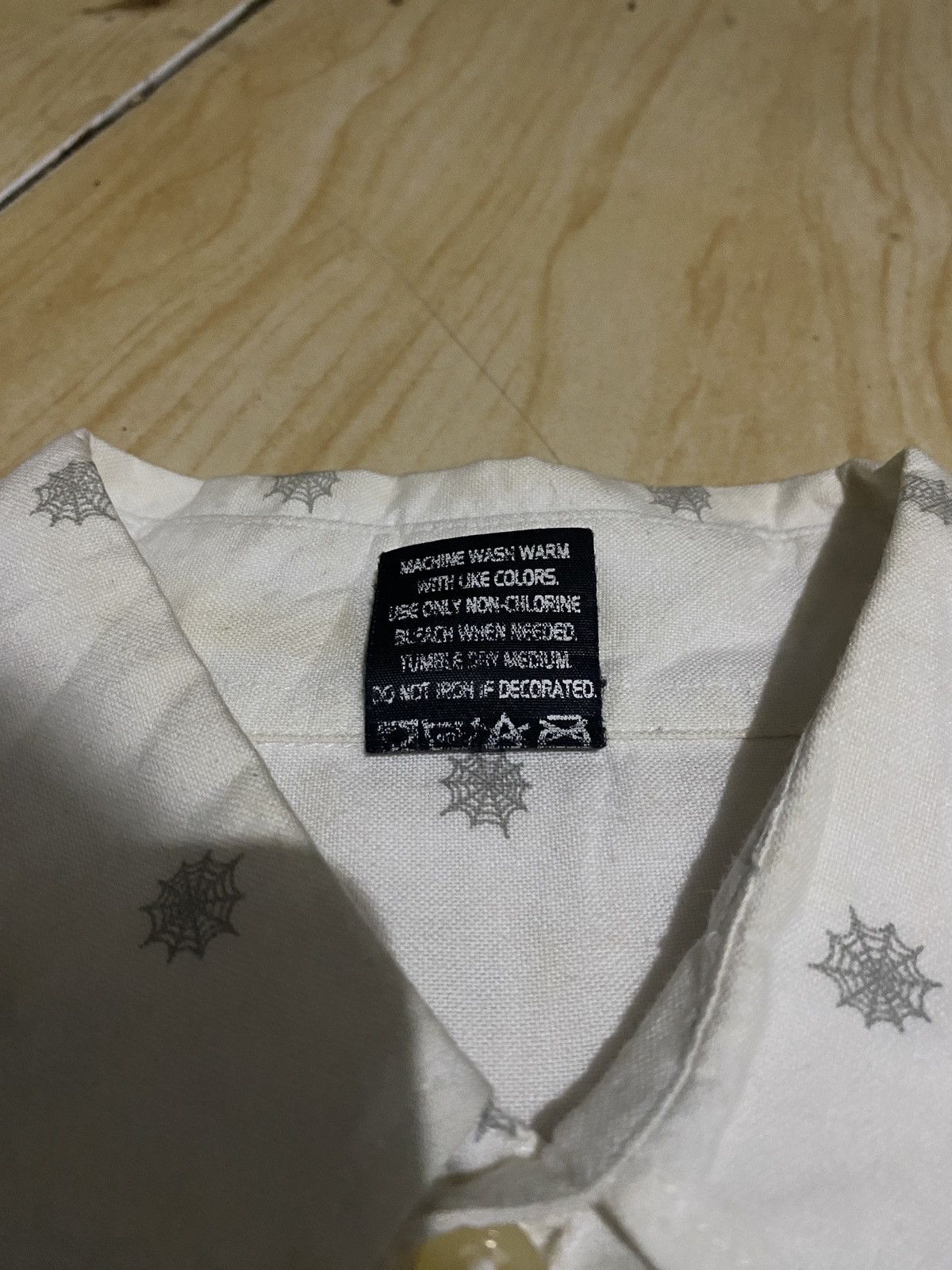 If Six Was Nine × Japanese Brand × Le Grande Bleu (L.G.B.) Buttons Devils Spider webs motif Size US M / EU 48-50 / 2 - 5 Thumbnail