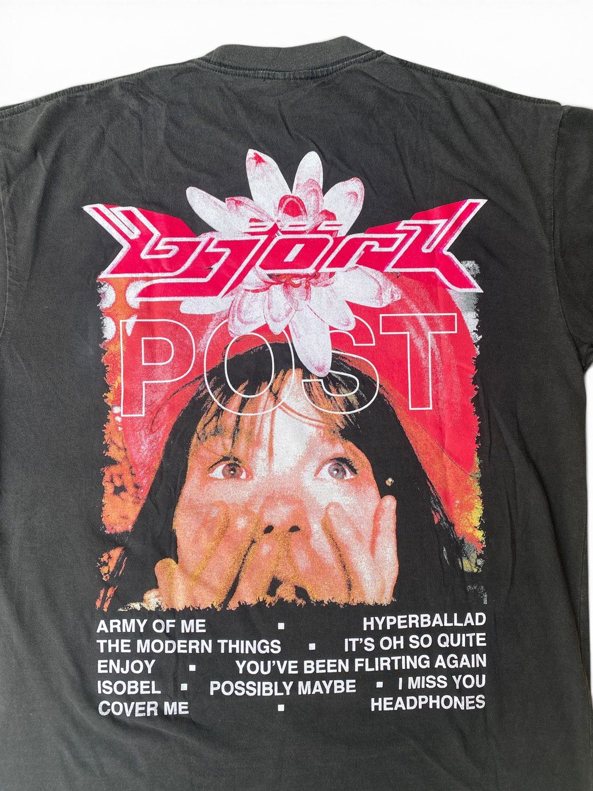 Japanese Brand Bootleg Bjork Post Album Singer Tee Size US XL / EU 56 / 4 - 11 Thumbnail