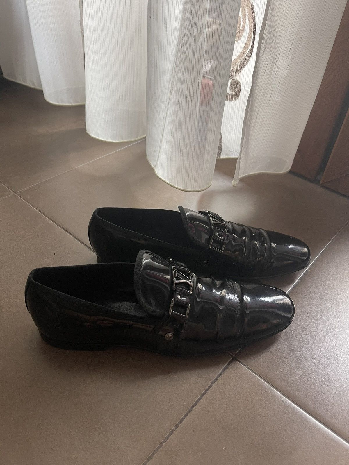 Authentic Louis Vuitton Patent Leather Glass Dome Loafers display picture 2