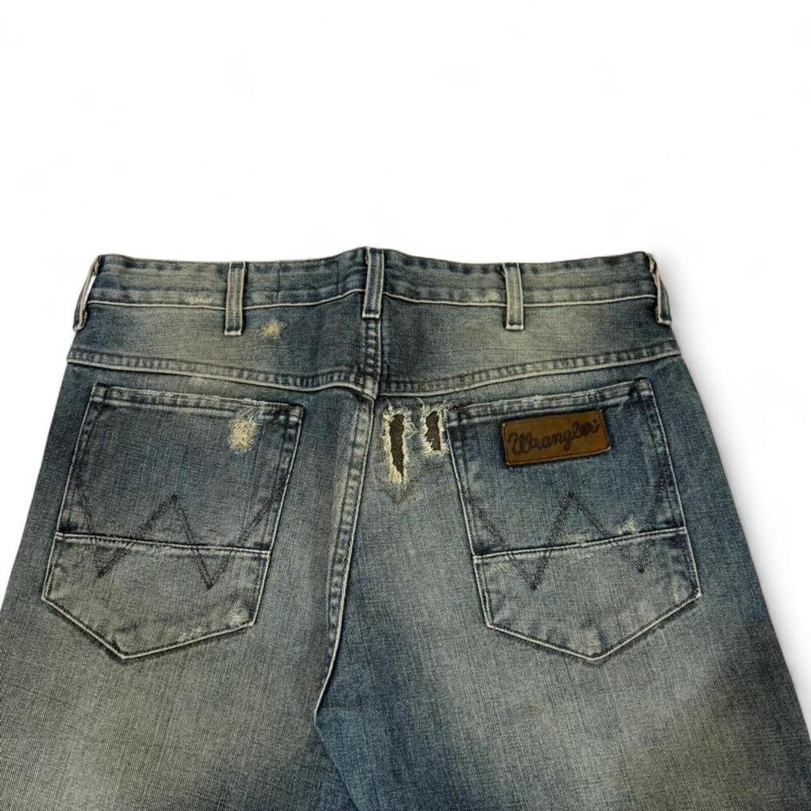 True Religion Vintage Wrangler denim jean with cool distressing and fading Size US 34 / EU 50 - 5 Thumbnail
