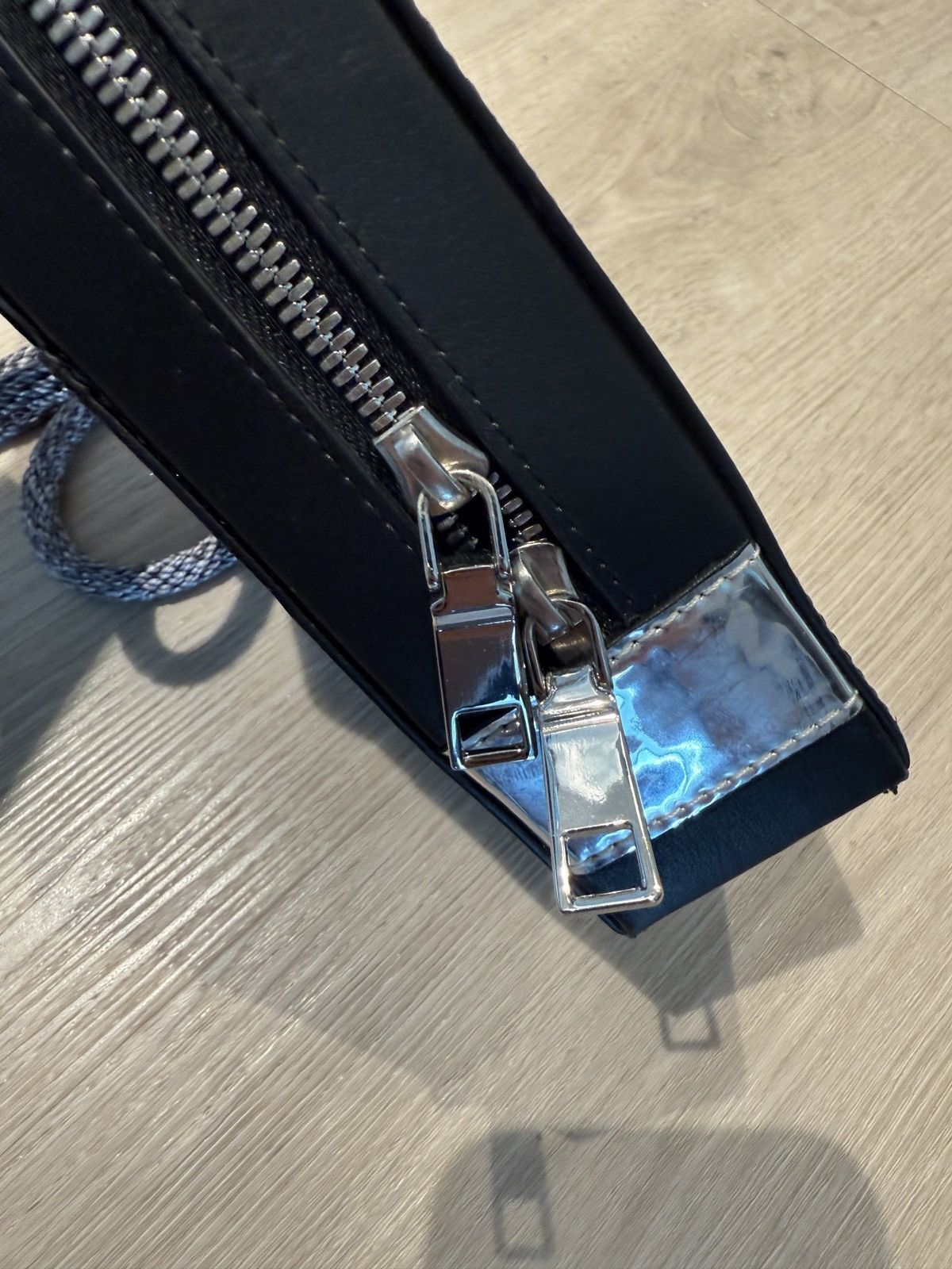 Japanese Brand Necessity Sense Shoulder Bag 2018 FW Size ONE SIZE - 4 Thumbnail