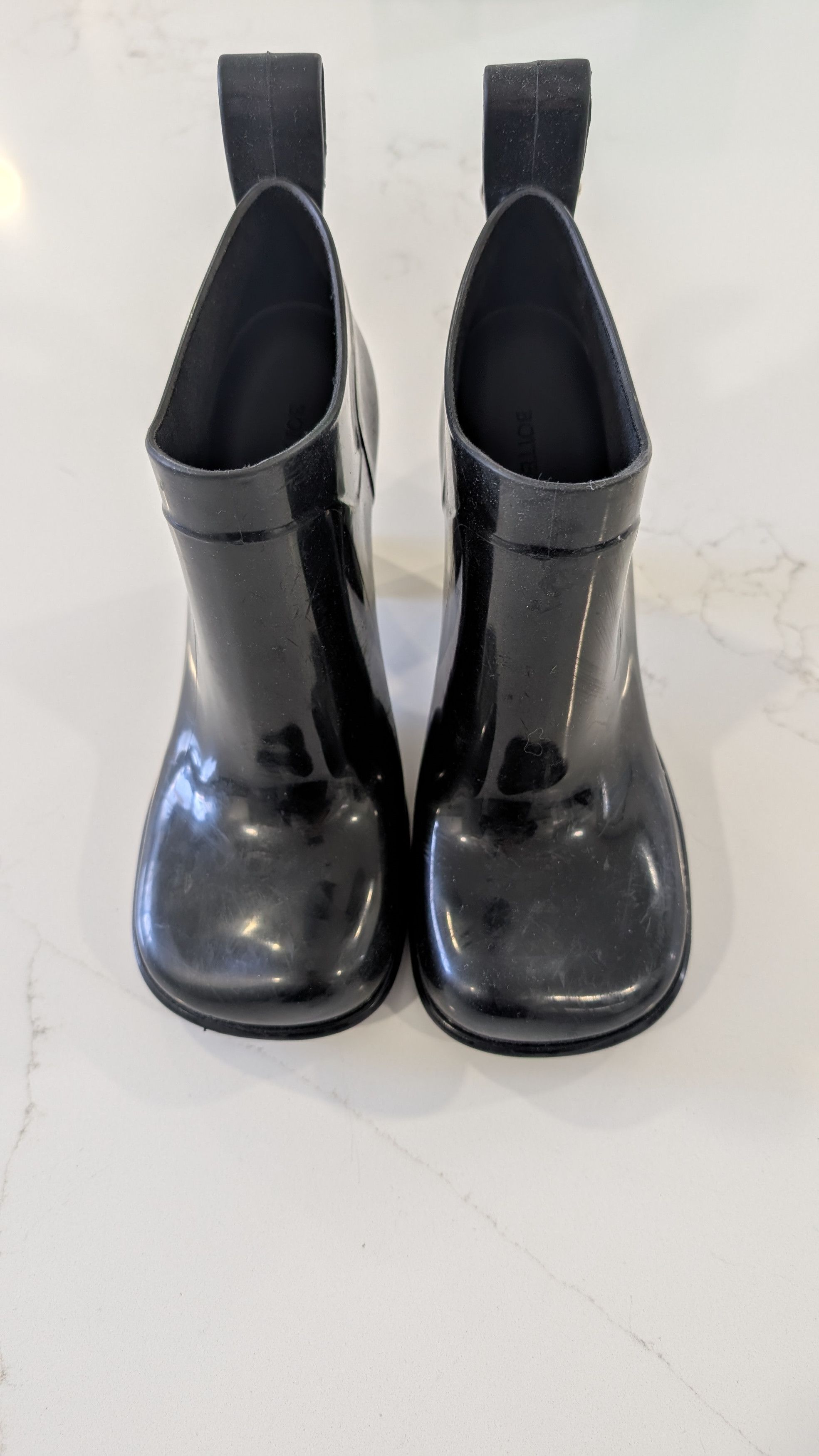 Bottega Veneta Bottega Veneta Black Shiny Rubber Shine Ankle Boots EU 36 Size US 6 / IT 36 - 2 Thumbnail