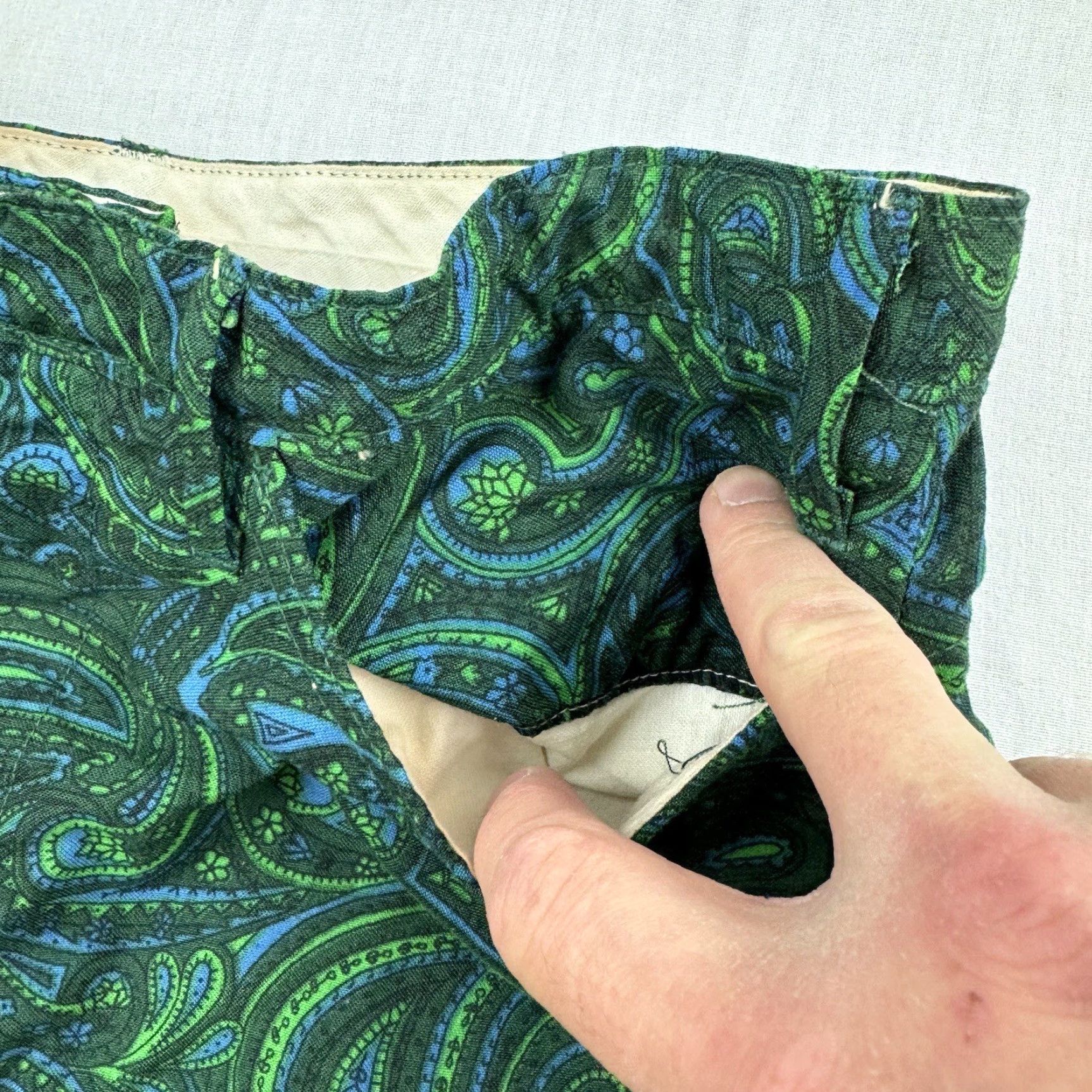 Vintage Vintage Amco Paisley Shorts Adult 32 Green 1970s 1960s Hippy American Size US 32 / EU 48 - 6 Thumbnail