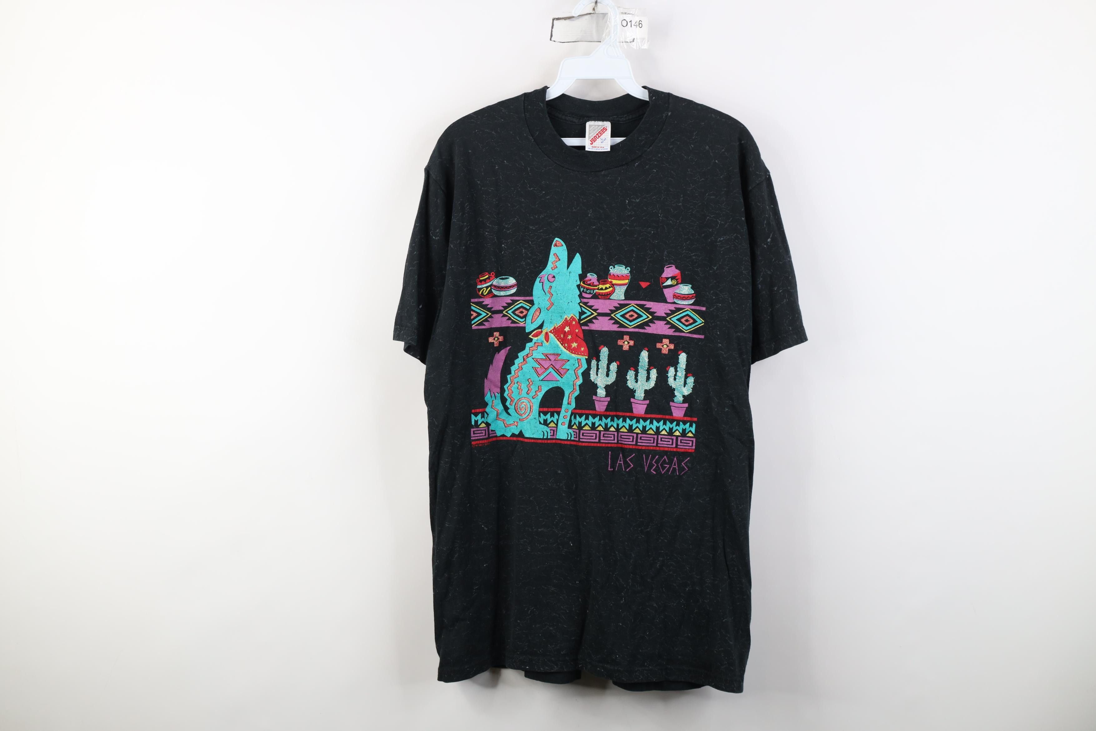 Vintage Vintage 90s Streetwear Southwestern Wolf Las Vegas T-Shirt Size L / US 10 / IT 46 - 1 Thumbnail