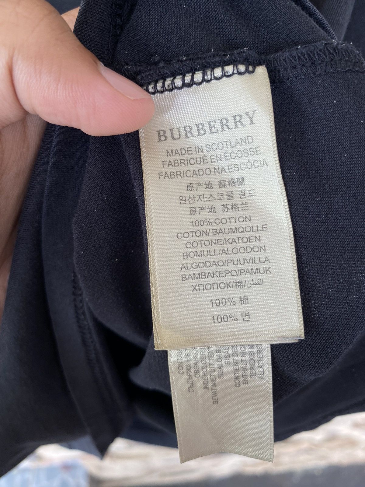 Burberry Rare Burberry London England Made In Scotland Plain Tees Size US L / EU 52-54 / 3 - 8 Thumbnail