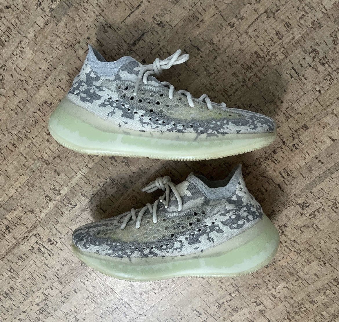 Adidas × Kanye West Yeezy Boost 380 “Alien” size 9 Size US 9 / EU 42 - 2 Thumbnail