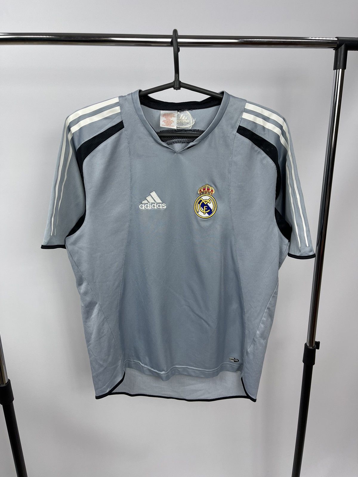 Adidas 2004 REAL MADRID HOME ADIDAS Kids S JERSEY LFP SPAIN ESPAñA Size US XS / EU 42 / 0 - 1 Thumbnail