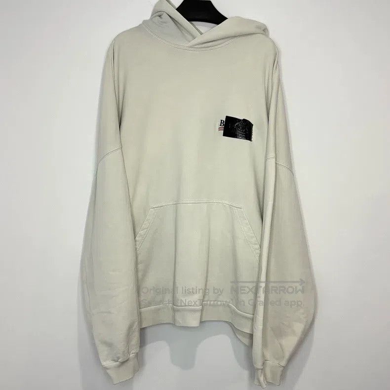 Other Balenciaga Distressed tape Coca-Cola wave white hooded swe Size US L / EU 52-54 / 3 - 1 Thumbnail
