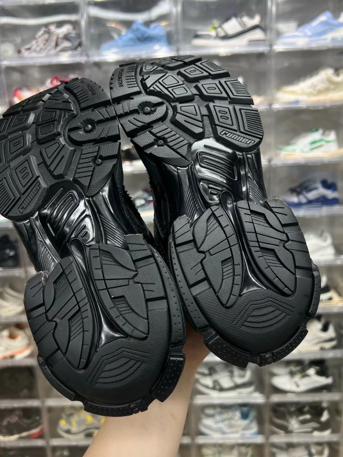 Balenciaga Balenciaga Runner Black Size 38 Like New Size US 7.5 / IT 37.5 - 9 Thumbnail