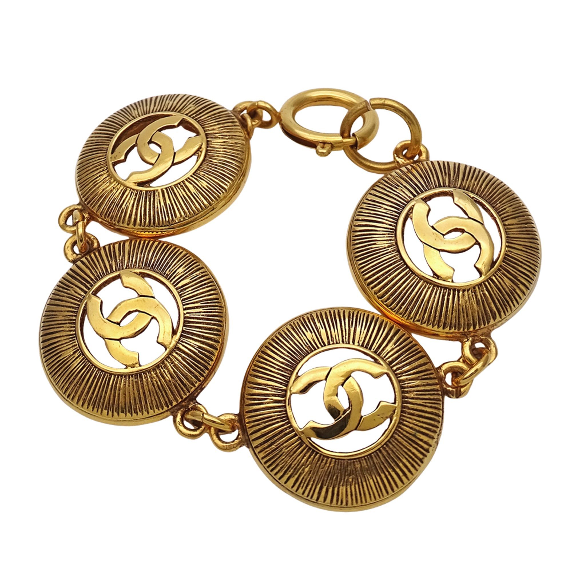 Chanel Chanel bracelet for women, gold, Coco Mark circle design. Size ONE SIZE - 1 Thumbnail