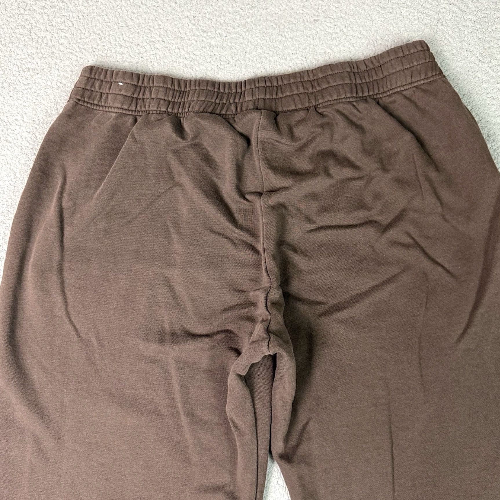 Nike VINTAGE Nike Sweatpants Mens XL Brown Travis Elastic Waist Tapered Swoosh Logo Essential Logo Decade 90s Mens XL Brown Sweatpants Size US 36 / EU 52 - 7 Thumbnail