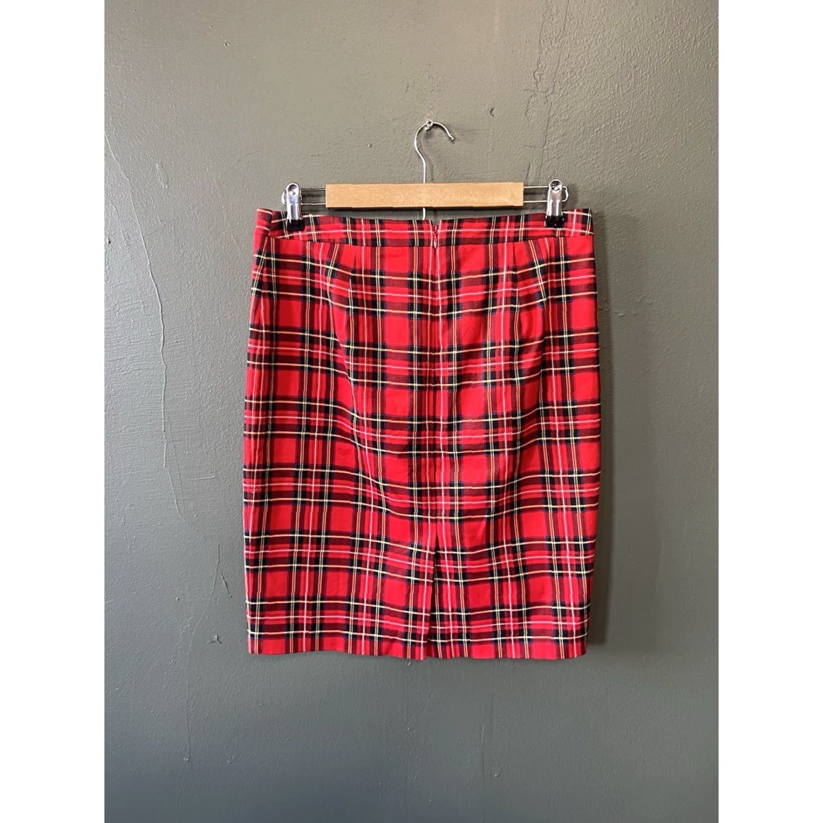 J.Crew J.CREW Skirt Womens Red Plaid A-Line Knee Length 6 Size 28" / US 6 / IT 42 - 2 Thumbnail