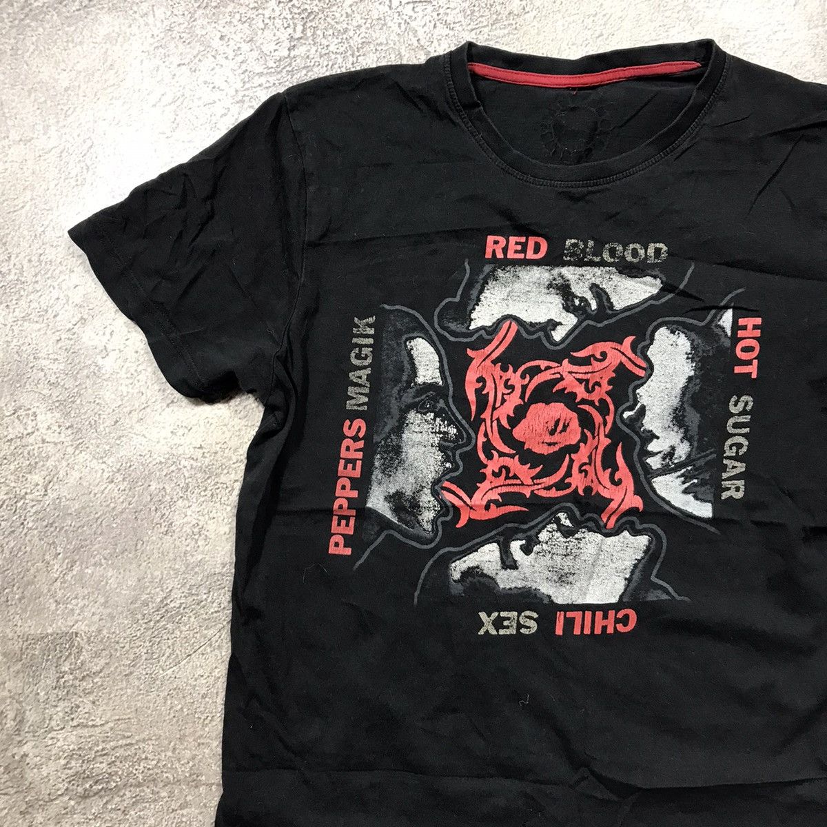 Vintage Y2K Red Blood Graphic Tee Streetwear Grunge Punk Band Art M Size US M / EU 48-50 / 2 - 2 Thumbnail