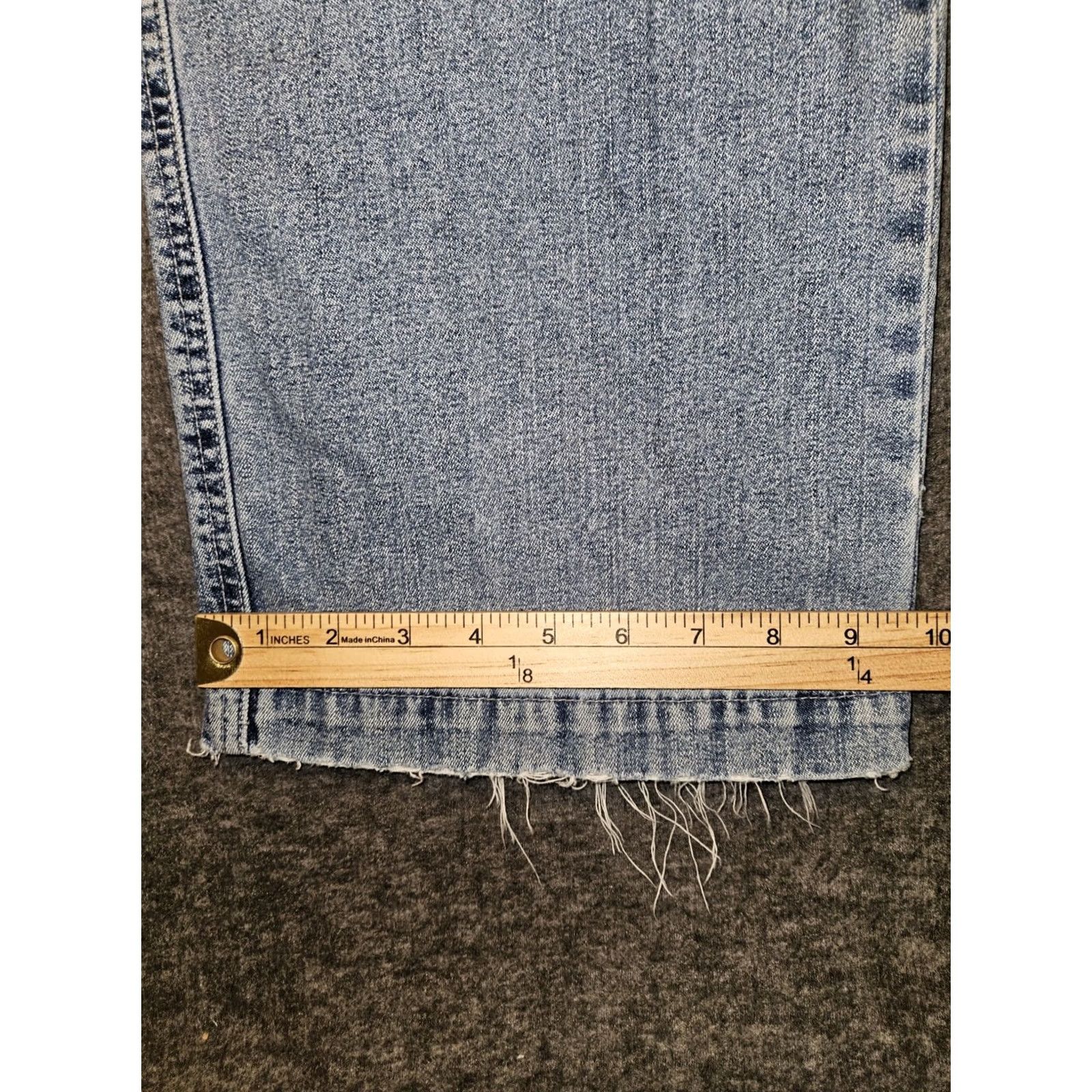 Silver Jeans Co. VINTAGE Silver Jeans Bootcut Jeans Womens 30 Regular Blue Distressed 90s Y2K Mid Rise Inseam 31.5 Denim Baggy Comfort Pockets Logo Button Mens? Womens Size 30" / US 8 / IT 44 - 7 Thumbnail