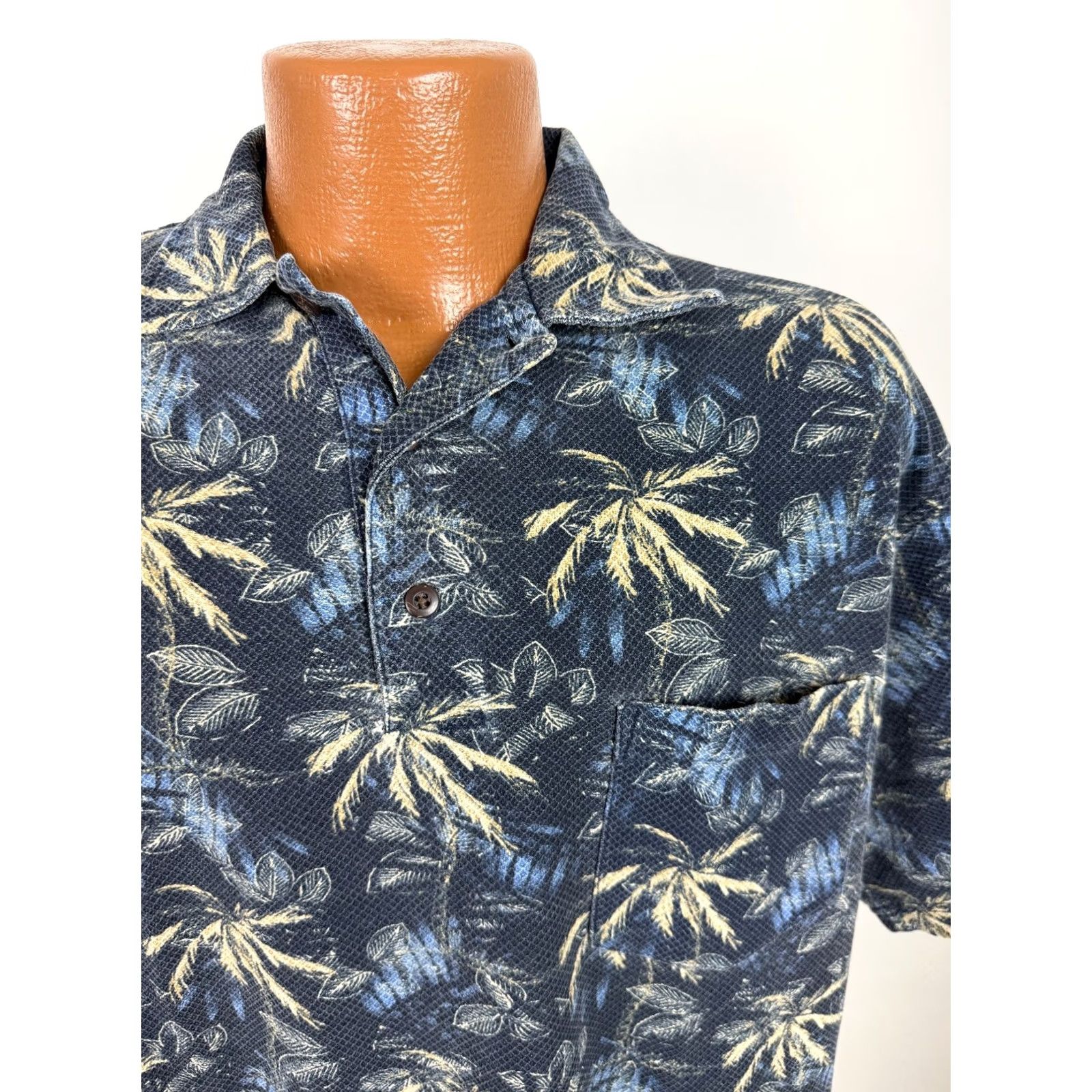 Vintage VINTAGE No Boundaries Polo Shirt Men 90s Graphic Print Cotton Short Sleeve Blue Pink Palm Beach Hawaiian 27.5" Collared Pullover L Mens Polo Size US L / EU 52-54 / 3 - 3 Thumbnail