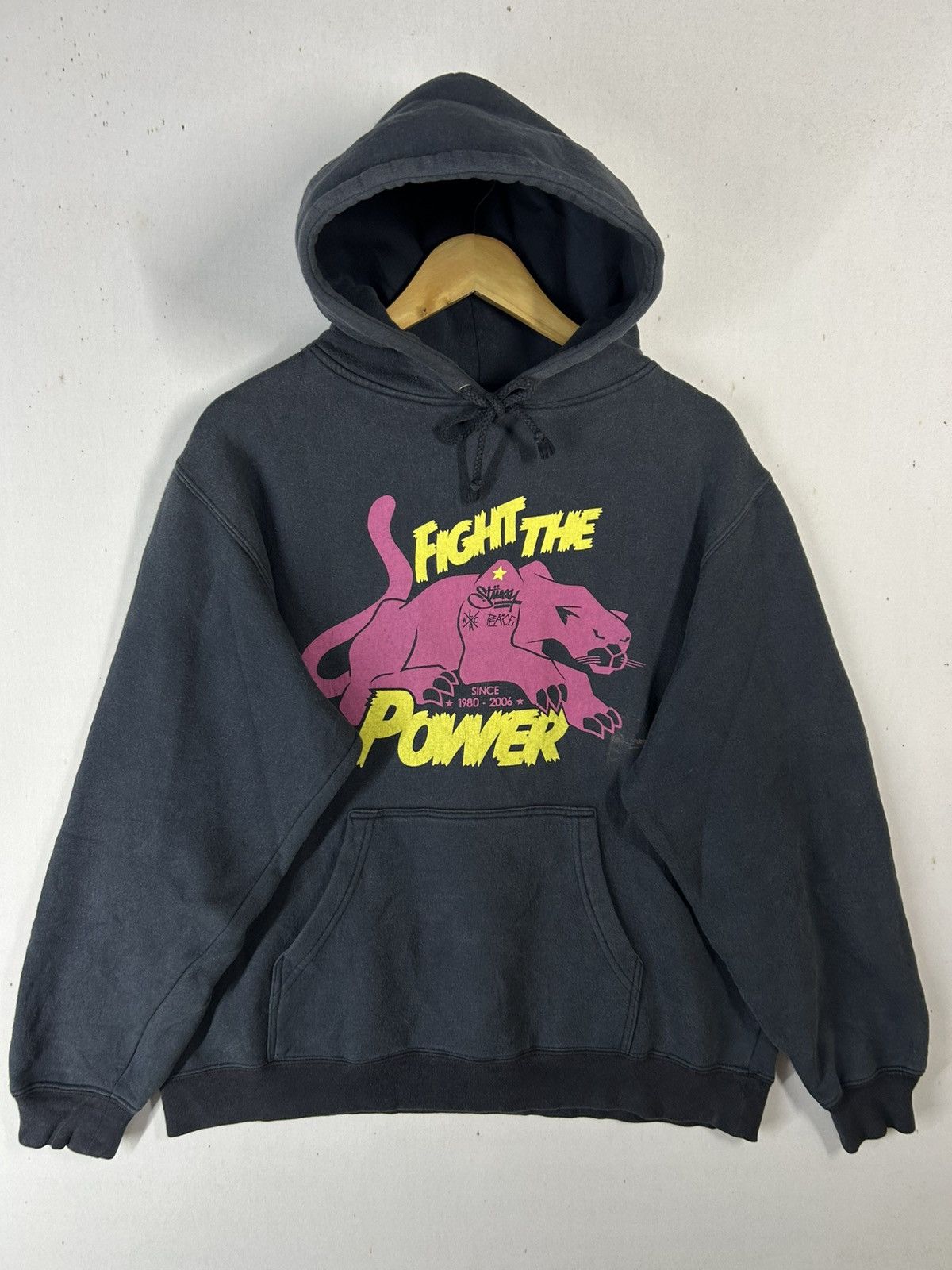 Japanese Brand × Stussy × Vintage Vintage 2006 Stussy Black Fight The Power Hoodie Size US M / EU 48-50 / 2 - 4 Thumbnail