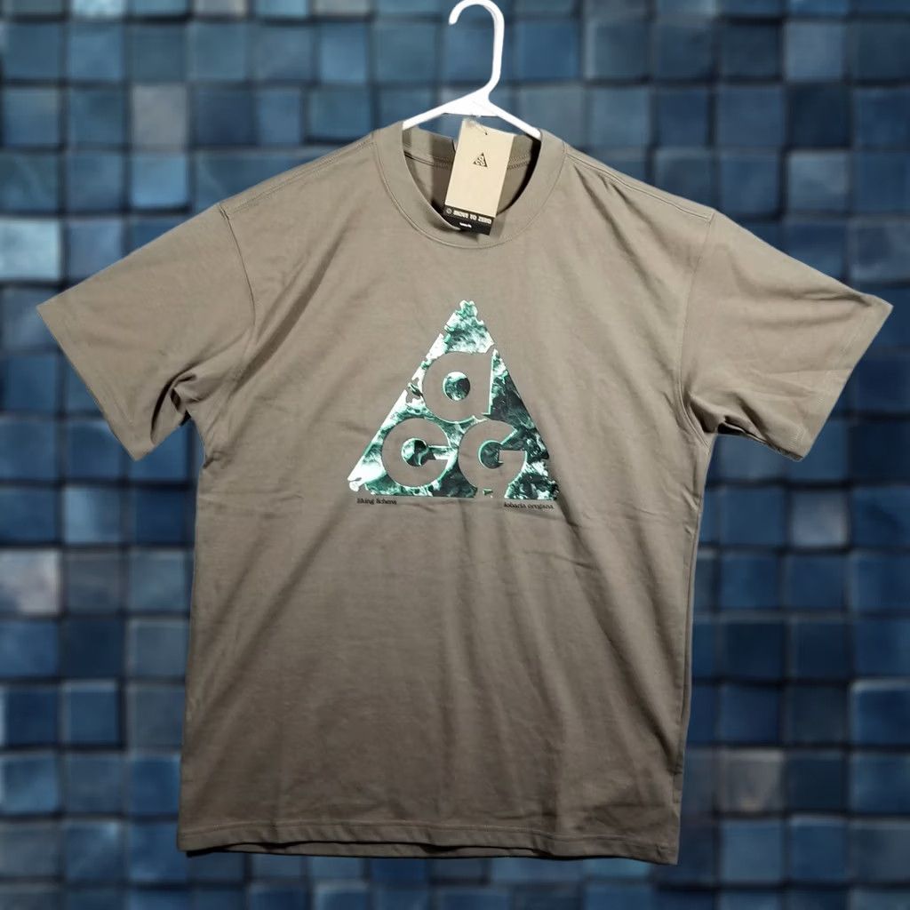 Nike Nike ACG Mount Hood Tee Short Sleeve Crew Neck Adult Small Gray DV9636-040 Mens Shirt Size US S / EU 44-46 / 1 - 1 Thumbnail