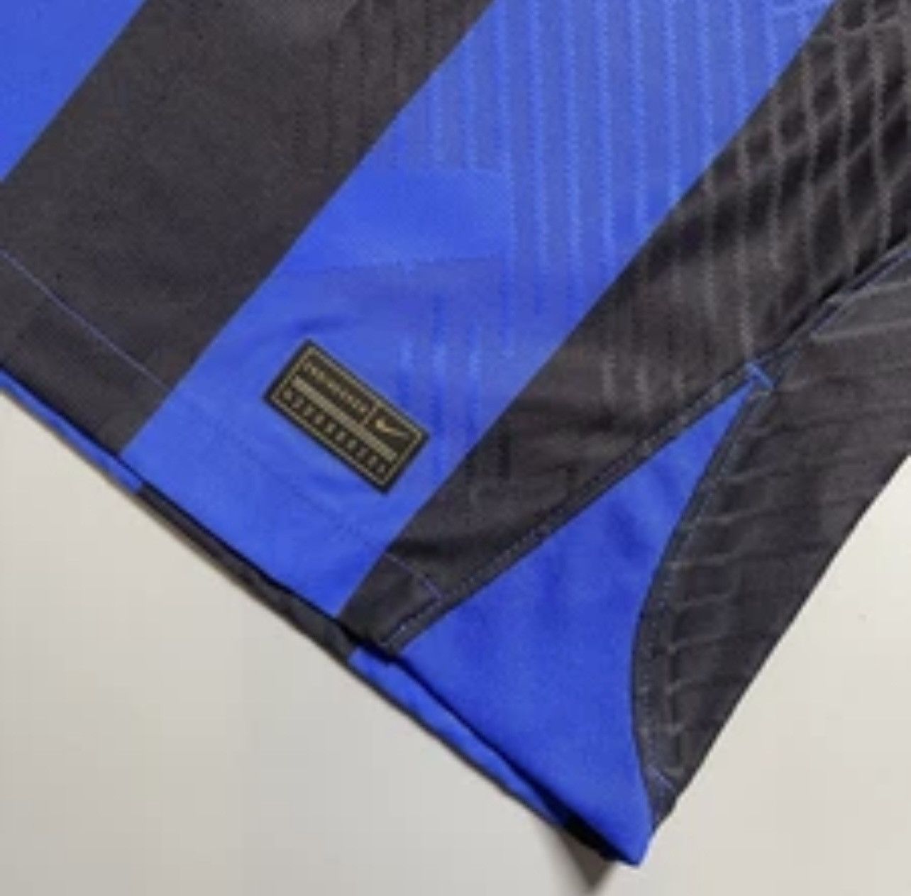Vintage NWT INTER NIKE 2022/2023 FOOTBALL HOME JERSEY #10 MARTINEZ Size US M / EU 48-50 / 2 - 13 Thumbnail
