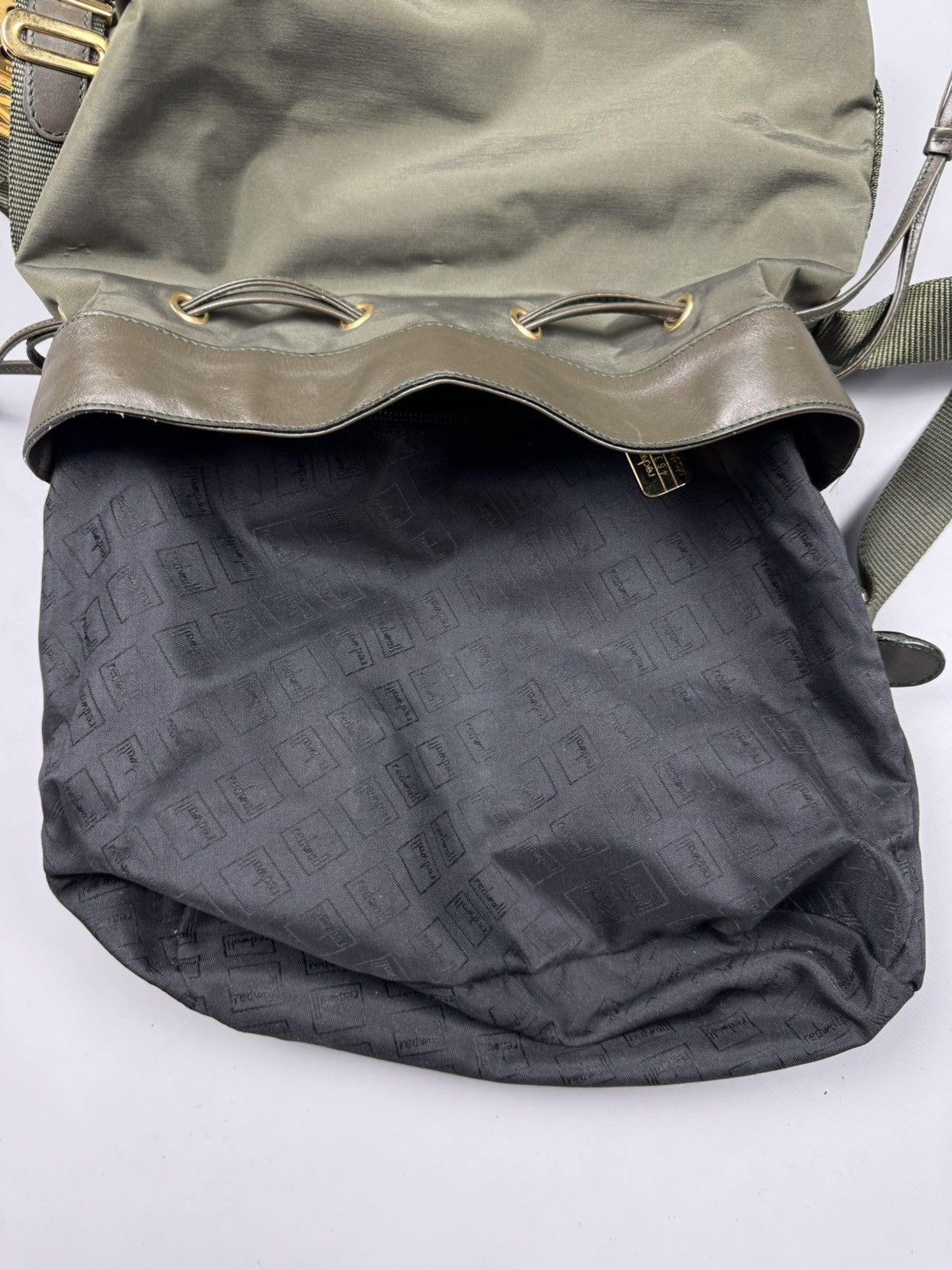 Moschino Moschino Vintage Bucket Redwall Nylon Green Bag Size ONE SIZE - 13 Thumbnail