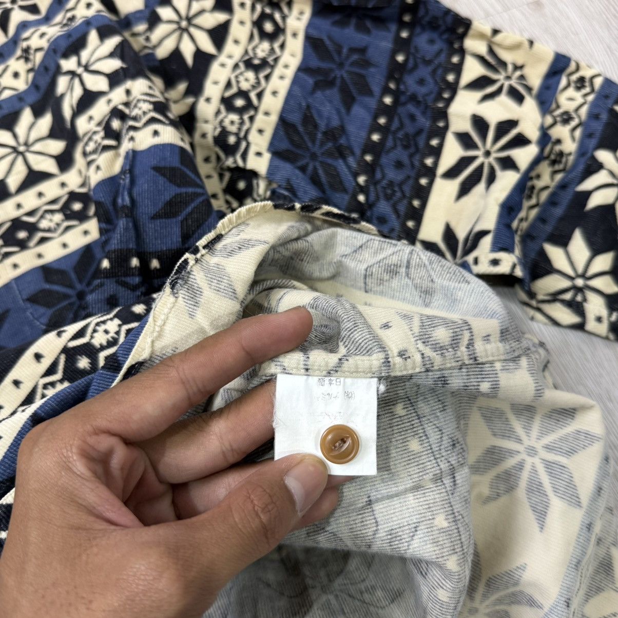 Japanese Brand Saison d art navajo pattern corduroy button up shirt Size US L / EU 52-54 / 3 - 6 Thumbnail