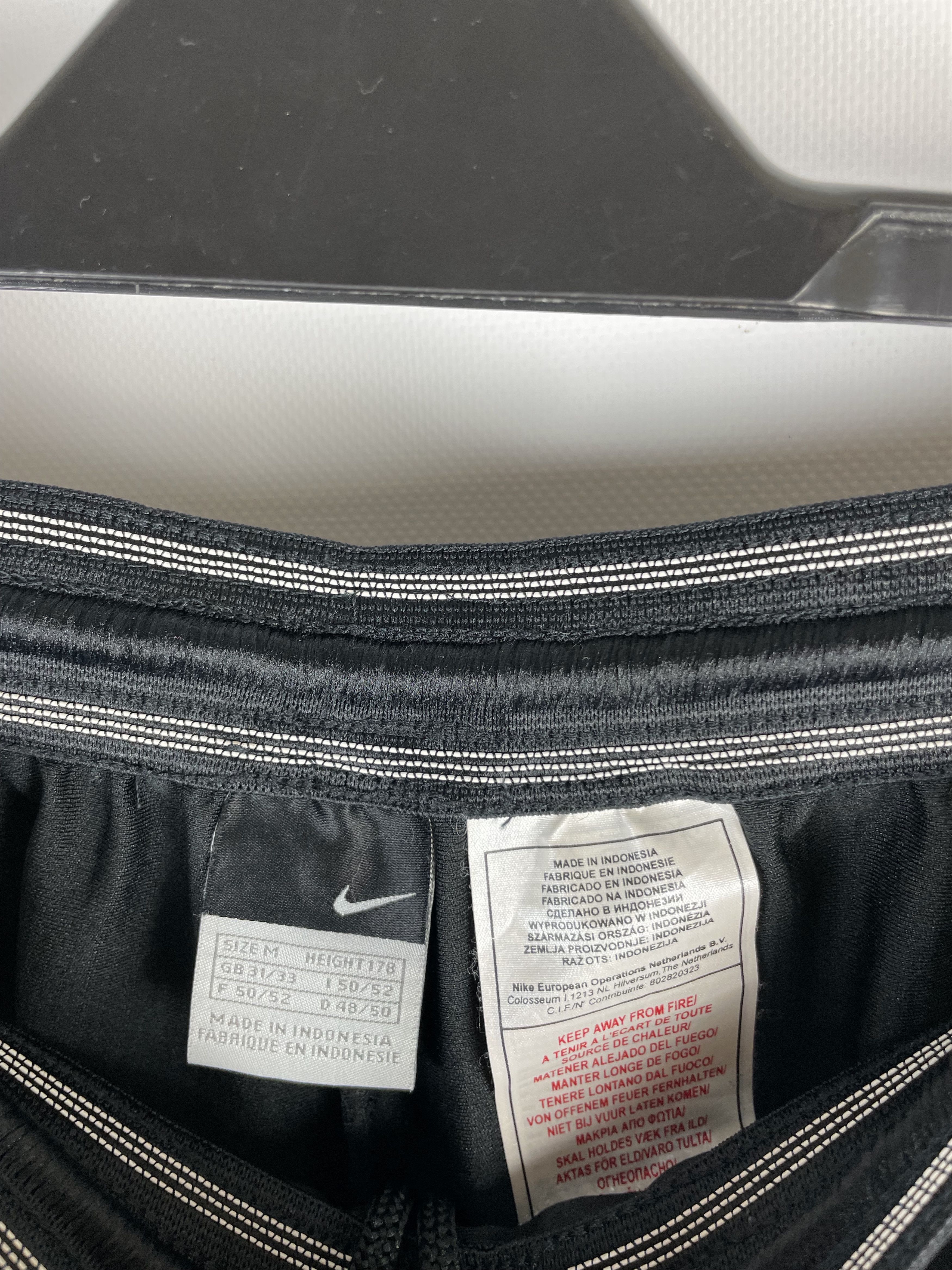 Nike Vintage Nike Shorts Y2k Size US 32 / EU 48 - 5 Thumbnail
