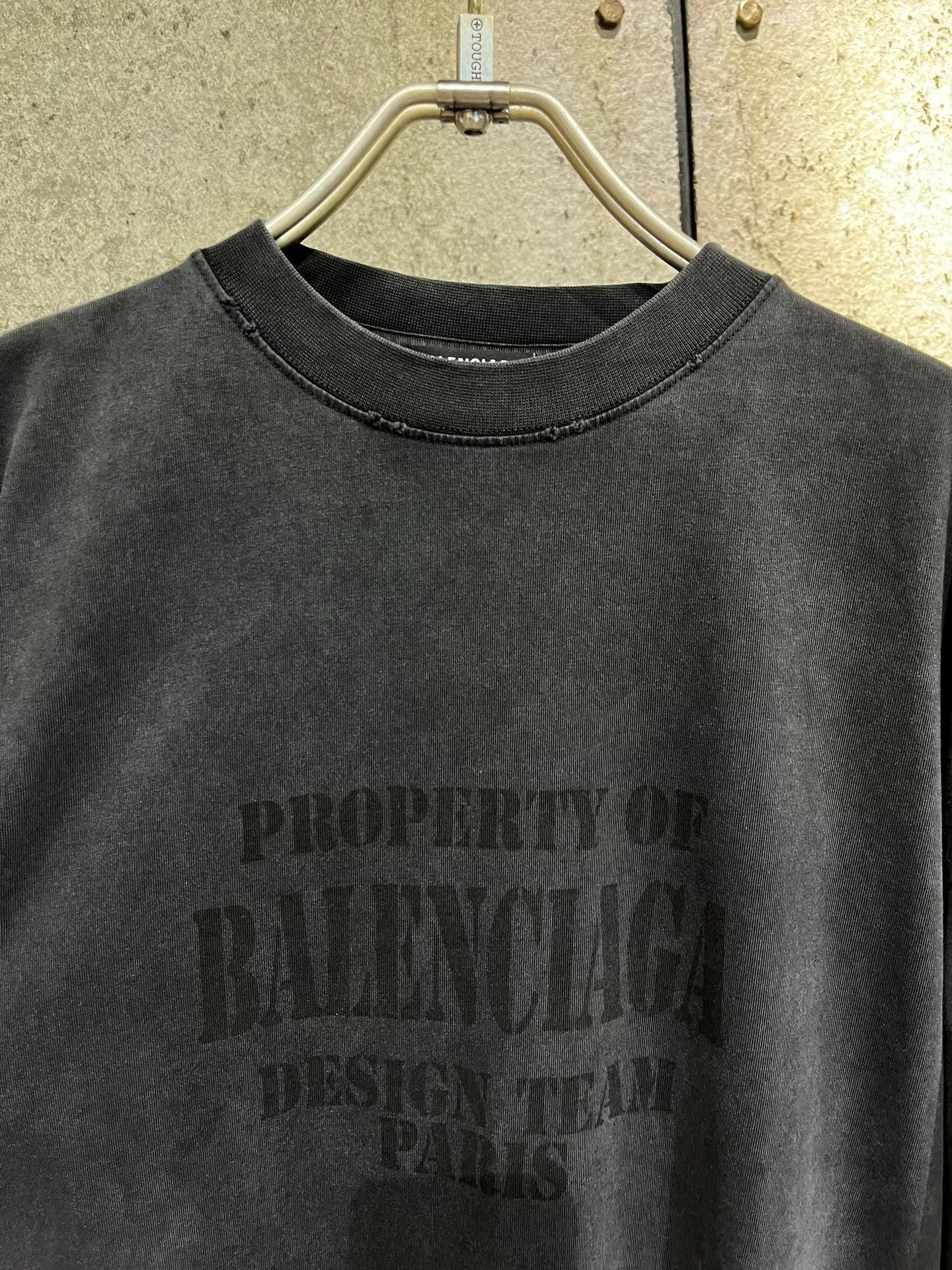 Balenciaga Balenciaga Design Team Black Distressed Tee M Size US M / EU 48-50 / 2 - 1 Thumbnail