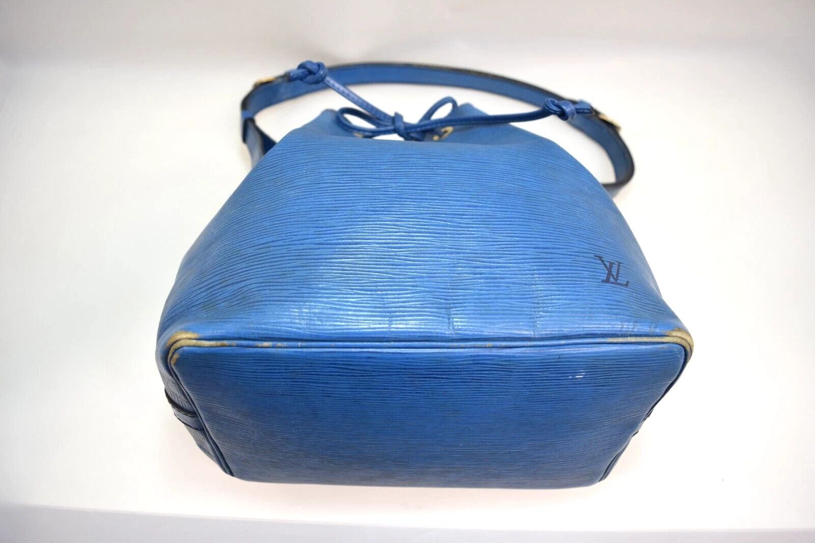 Louis Vuitton Louis Vuitton Petit Noé Shoulder Bag Epi Leather Blue M44105 Size ONE SIZE - 4 Thumbnail
