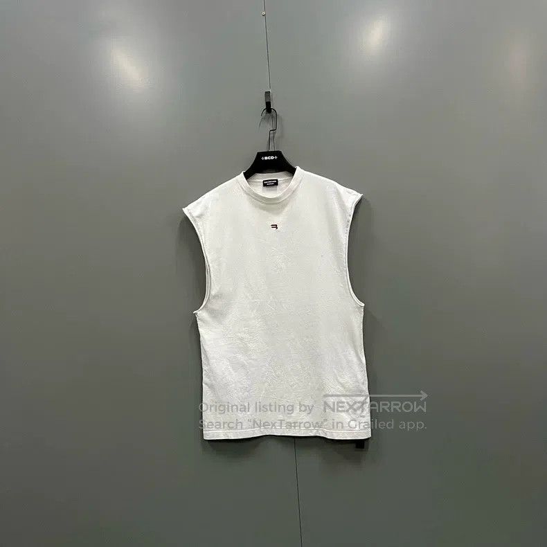 Balenciaga Balenciaga Double Hook Embroidered Crew Neck Sleeveless T- Size US S / EU 44-46 / 1 - 1 Thumbnail