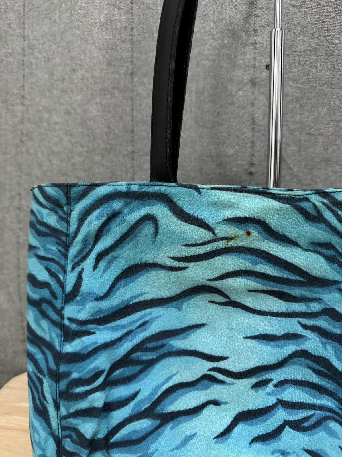 Versace Jeans Couture Versace Jeans Couture faux fur blue zebra stripe pattern. Size ONE SIZE - 7 Thumbnail