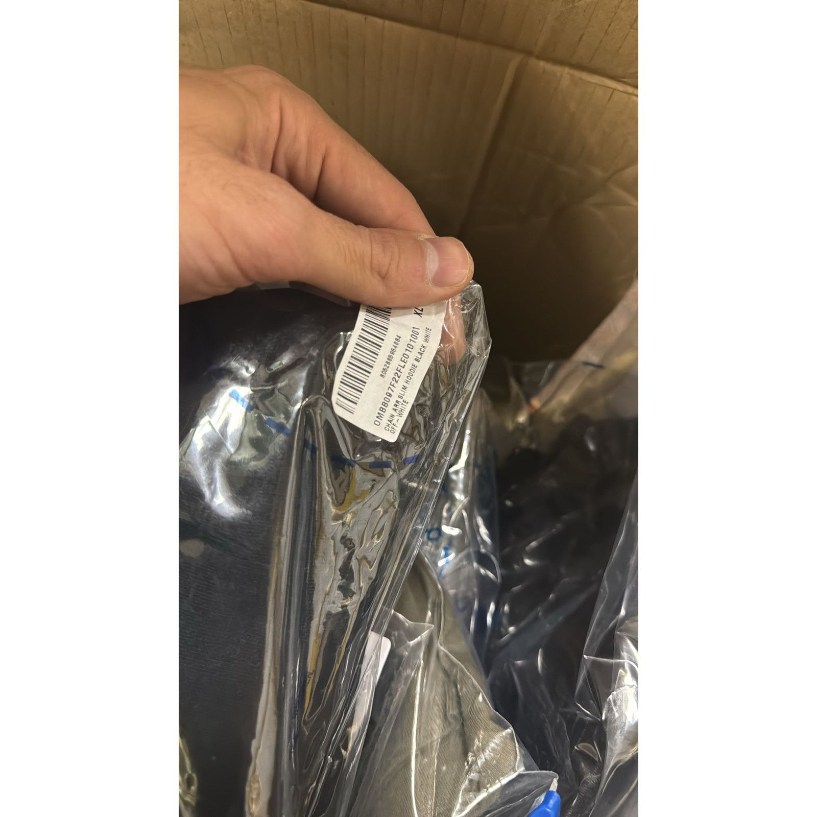 Off-White o1rshd1 Chain Arrow Slim Hoodie in Black White Size US XL / EU 56 / 4 - 18 Thumbnail
