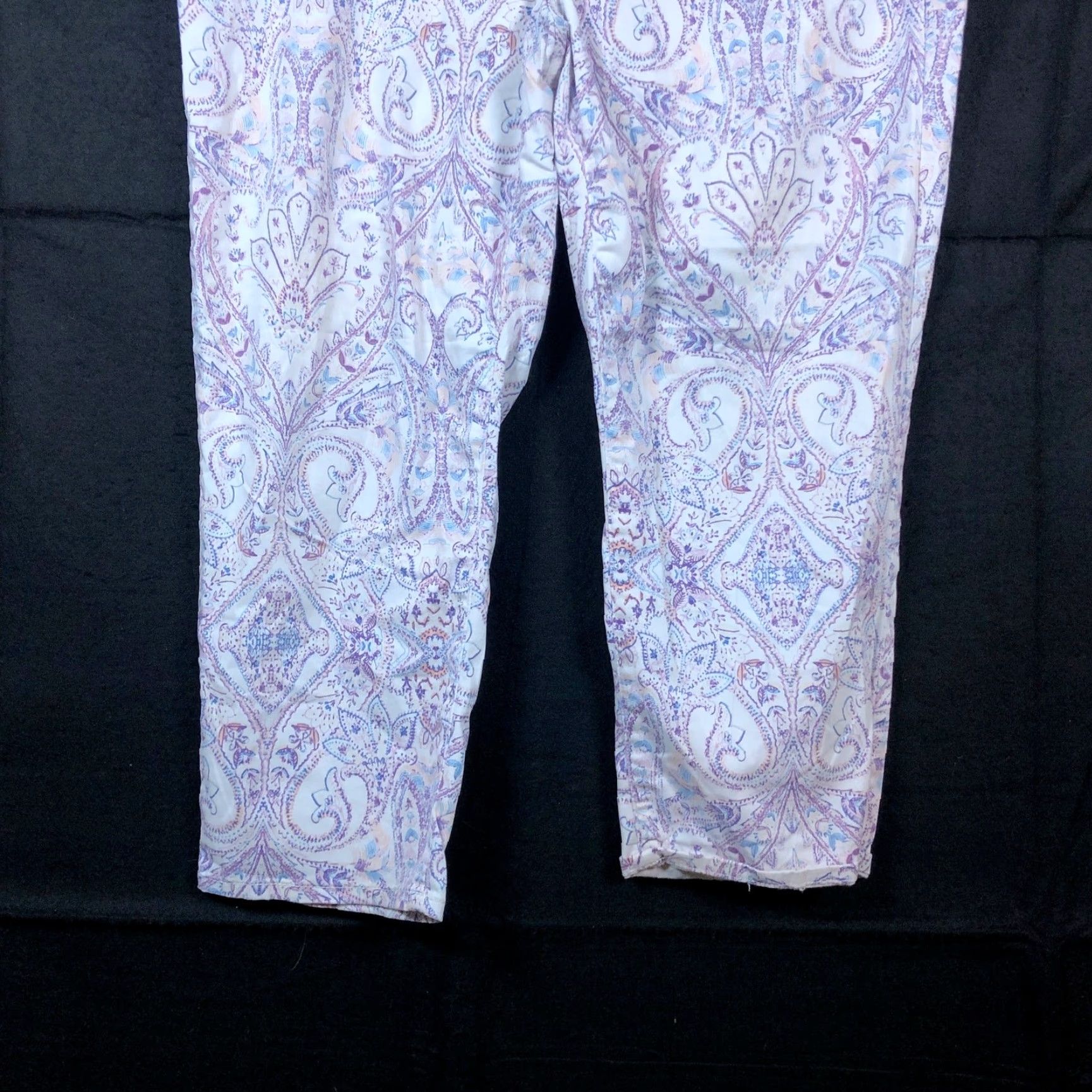 Vintage Chicos Womens Jeans White Purple Paisley Denim Girlfriend Slim Crop Stretch 2.5 14 Plus High Rise 5-Pocket Size 36" / US 14 / IT 50 - 3 Thumbnail