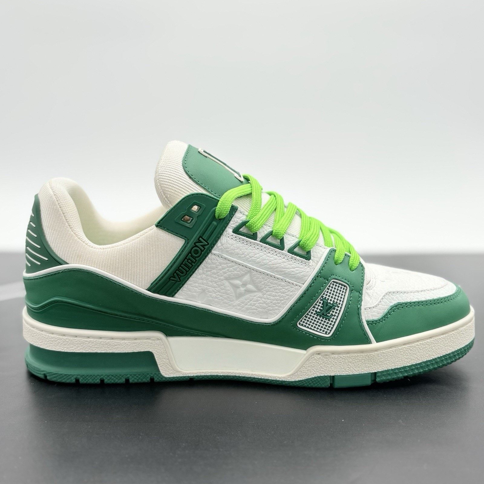 Louis Vuitton (8-8.5 US) Louis Vuitton LV Trainer ' Green ' | EXCELLENT! Size US 8 / EU 41 - 10 Thumbnail