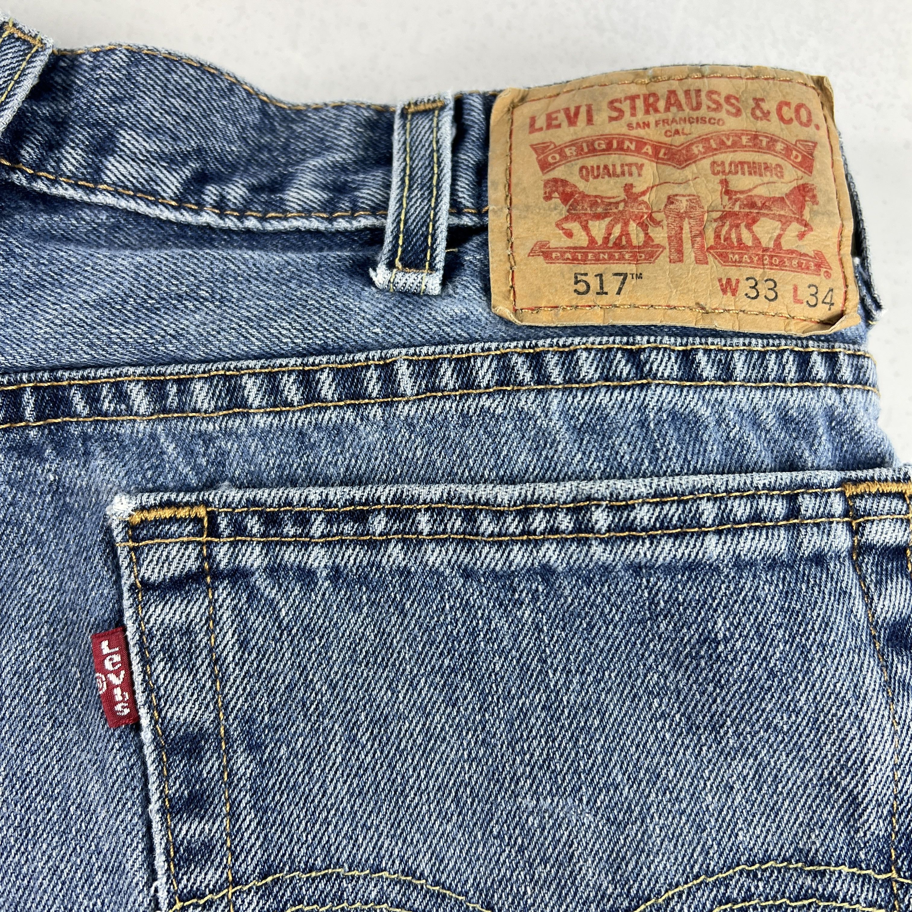 Levi's Levi's Jean Shorts 517 Faded Cut Off Frayed Hem Denim Jorts Size US 33 - 13 Thumbnail