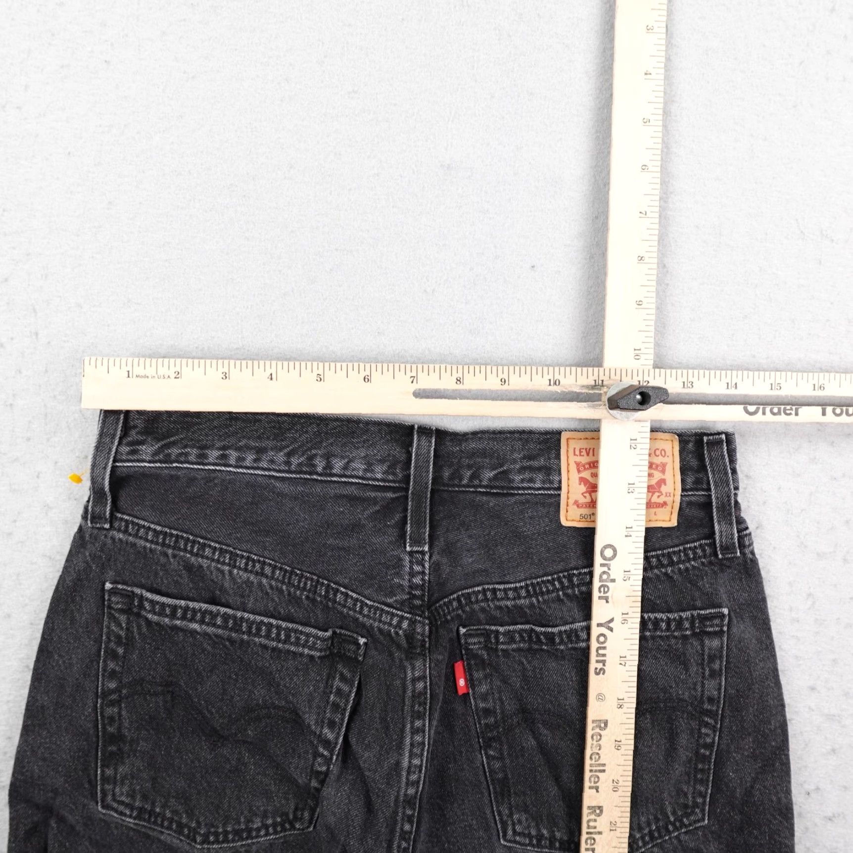 Levi's Levis Shorts Womens 27 Black 501 Denim Jorts Button Fly Frayed Distressed Size 27" / US 4 / IT 40 - 6 Thumbnail