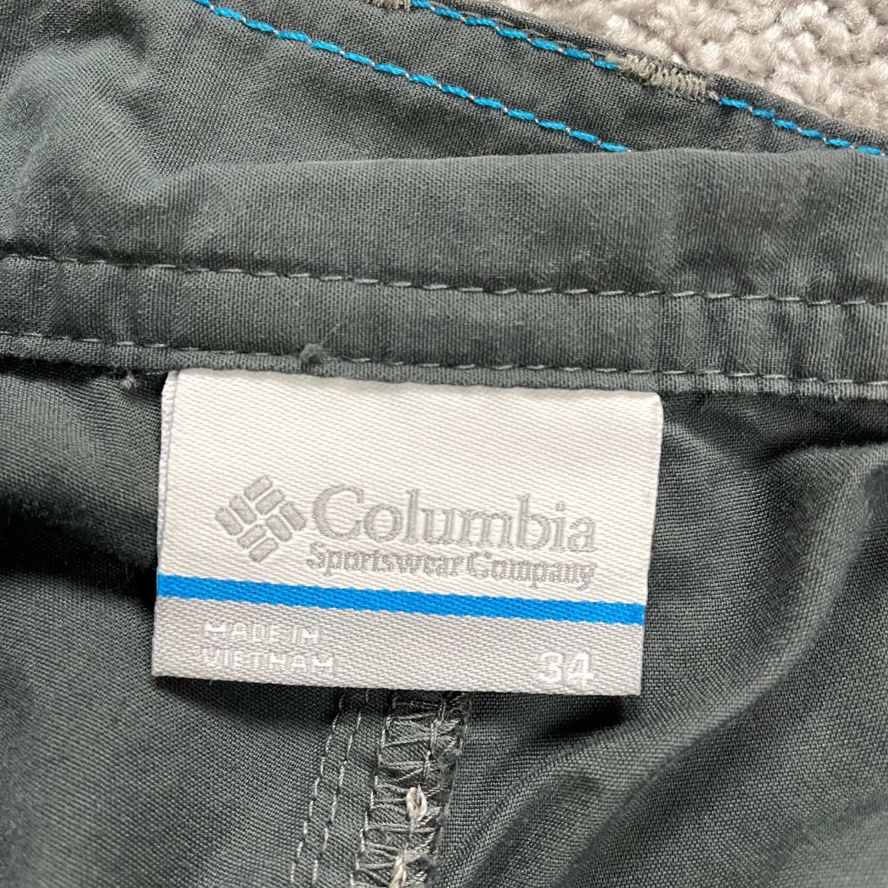 Vintage VINTAGE Columbia Mens Cargo Shorts 34x11 Gray Nylon Outdoor Hiking Activewear, Fall Spring Summer Size US 34 / EU 50 - 7 Thumbnail