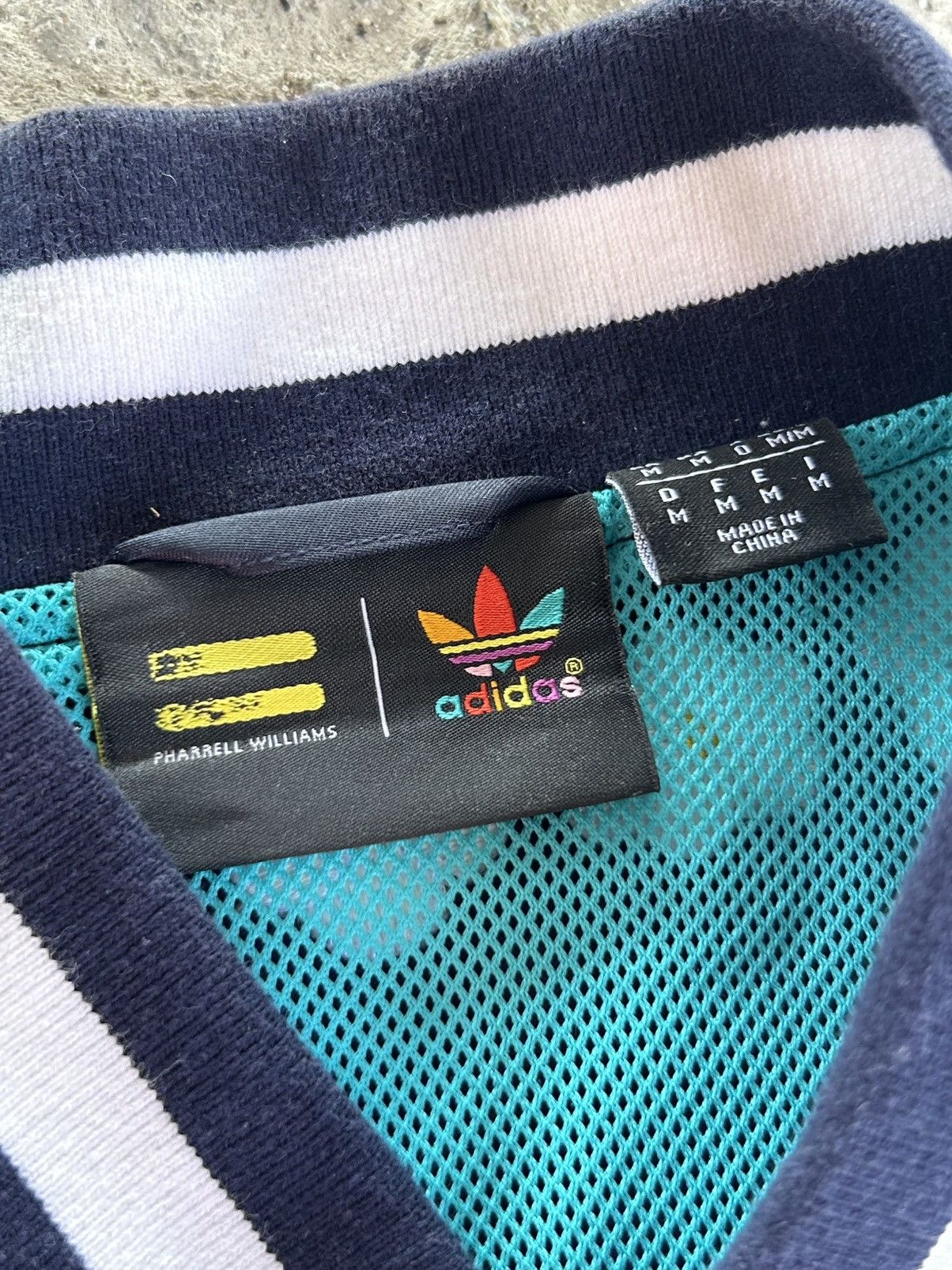 Human Made Adidas x Pharrell Williams Flowers 528Hz Buttom Track Jacket Size US M / EU 48-50 / 2 - 12 Thumbnail